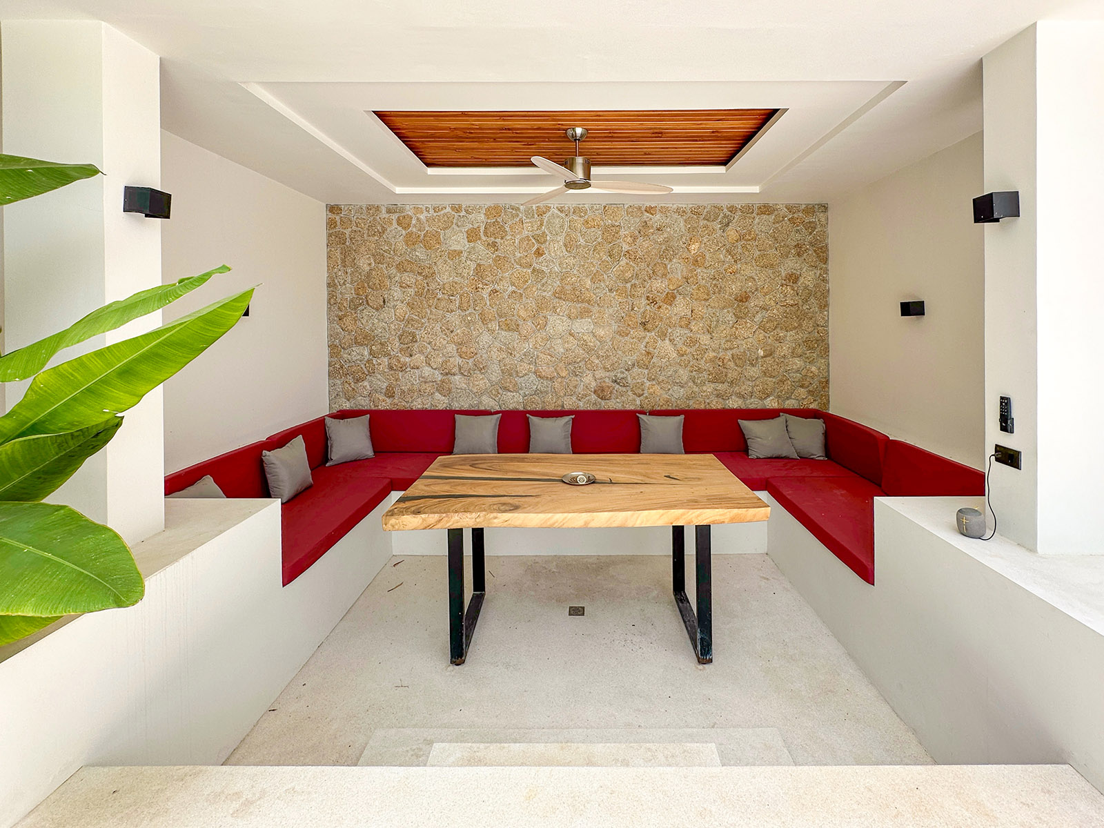 Tropical Balinese 4 Bedroom Garden Pool Villa in Maenam for Sale