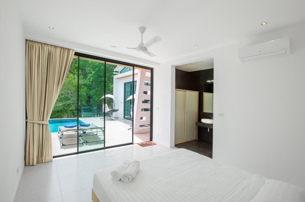 Partial Sea View 4 bedroom villa Vista for sale in Lamai