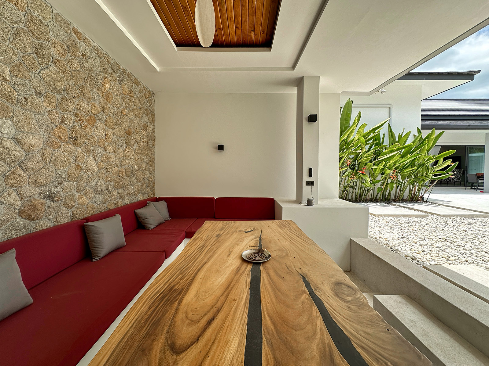 Tropical Balinese 4 Bedroom Garden Pool Villa in Maenam for Sale