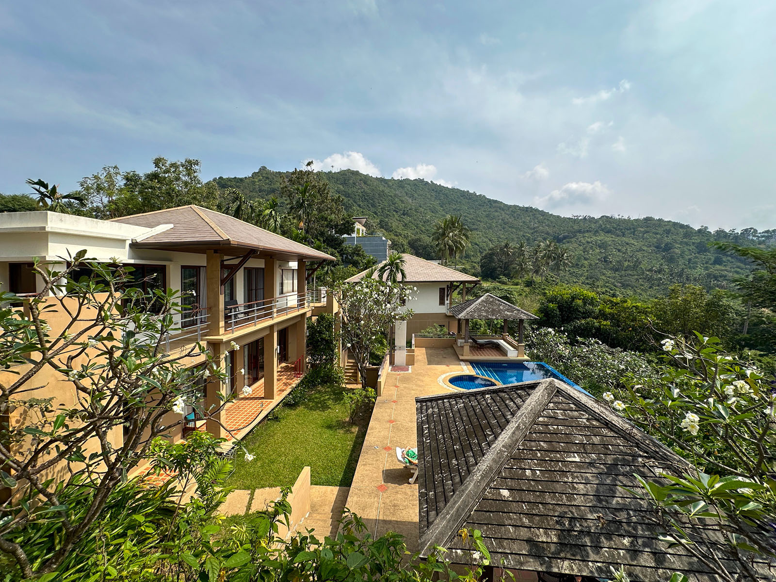 Multi-Building 8+1 Bedroom Seaview Pool Villa with Large Garden in Bang Makham for sale