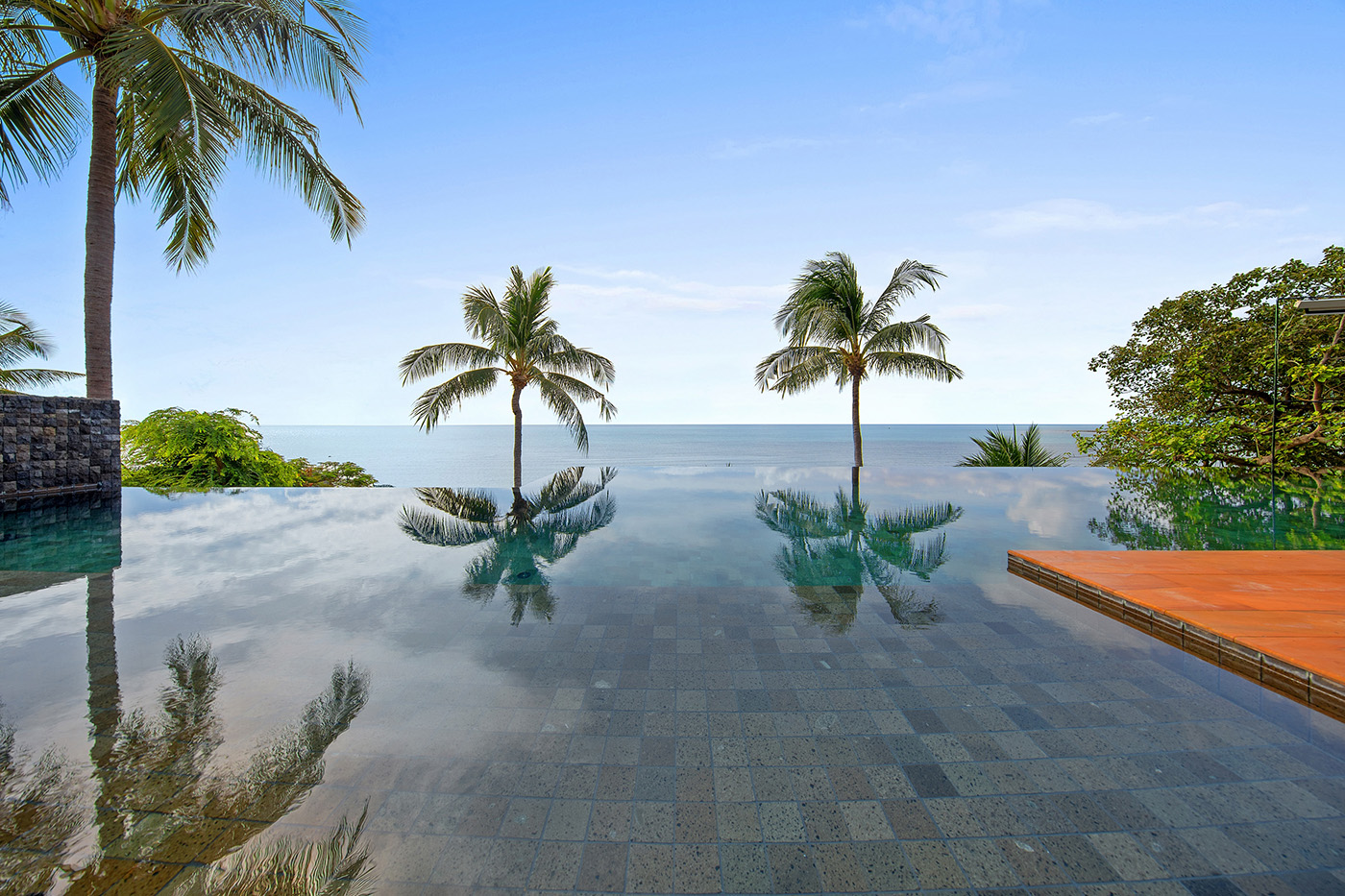 Unique beachfront villa Baan Hinta 