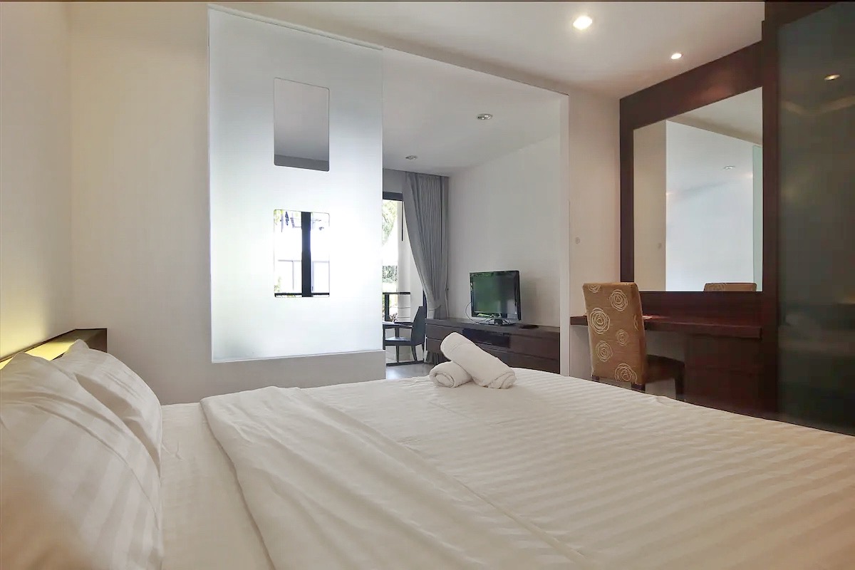 (SOLD) Emerald Condominium – Studio Unit Beachside Condo in Plai Laem for sale