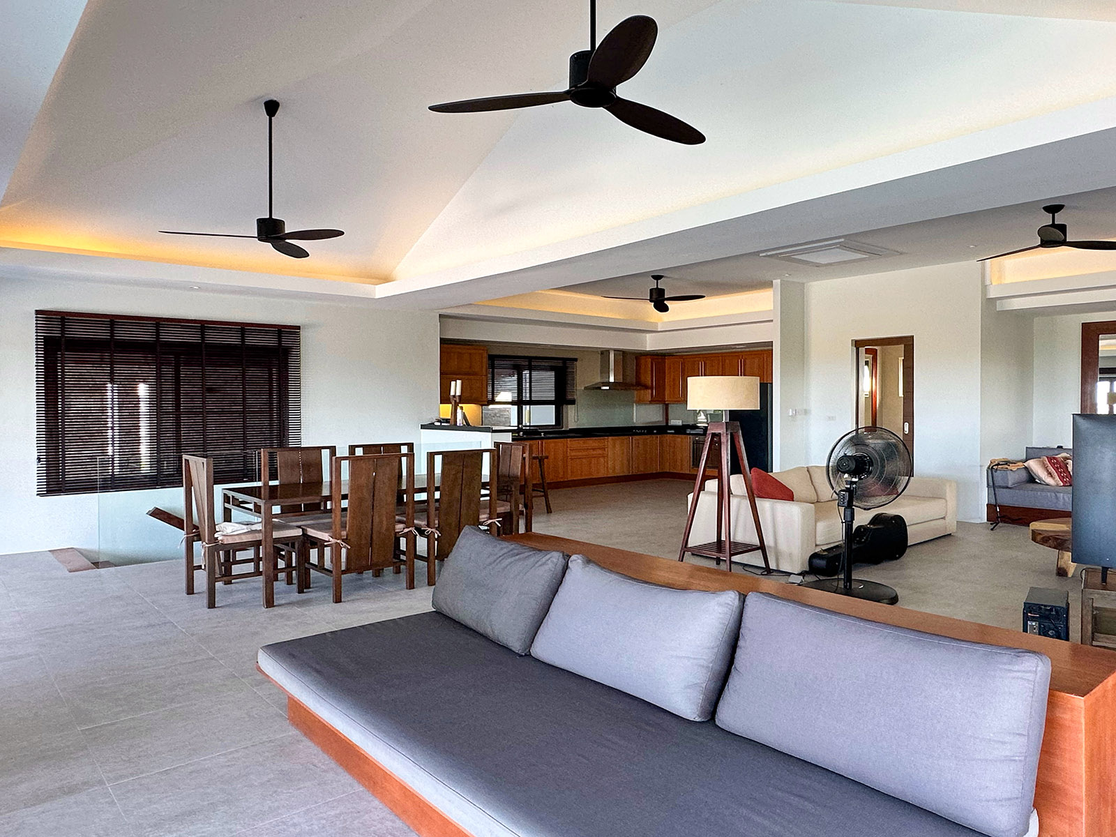 (PRICE REDUCED!) Contemporary 4 Bedroom Seaview Villa in Plai Laem for sale