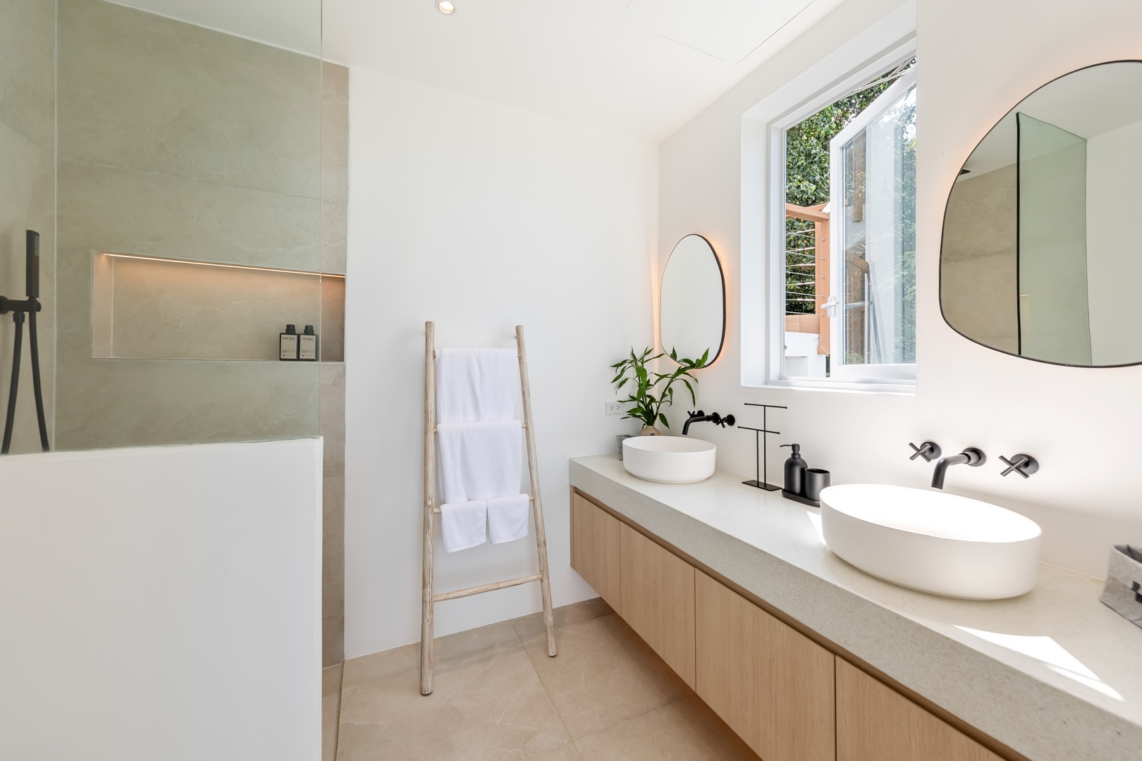 Pacific Palisade Villa Venice – 4 Bedroom Seaview Pool Villa in Bang Por for sale: Pacific Palisades Villa Venice – 4 Bedroom Seaview Pool Villa in Bang Por for sale