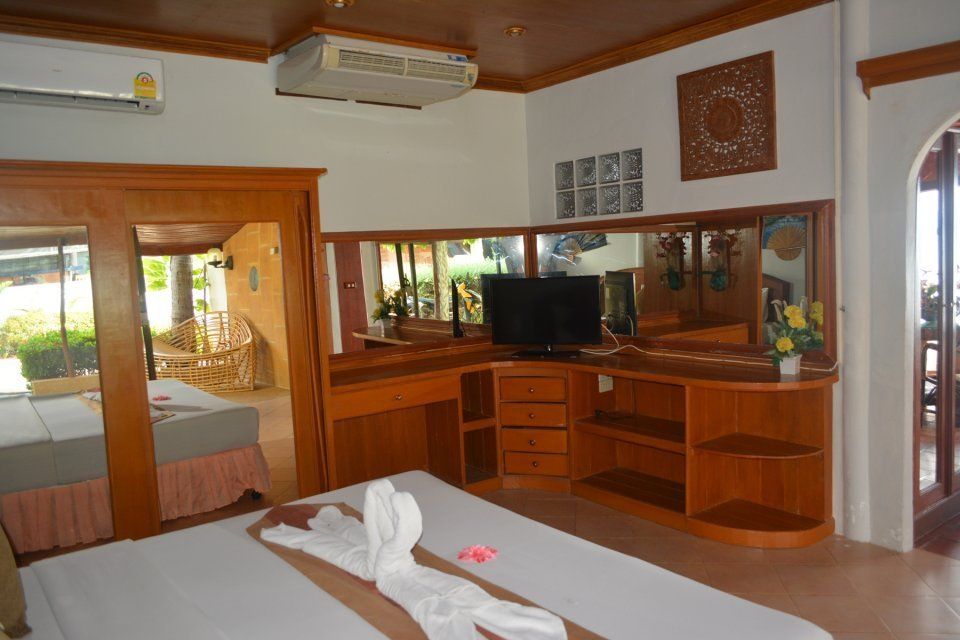 (SOLD) Prime 1584 sqm Beachfront Land in the middle of Bangrak for sale