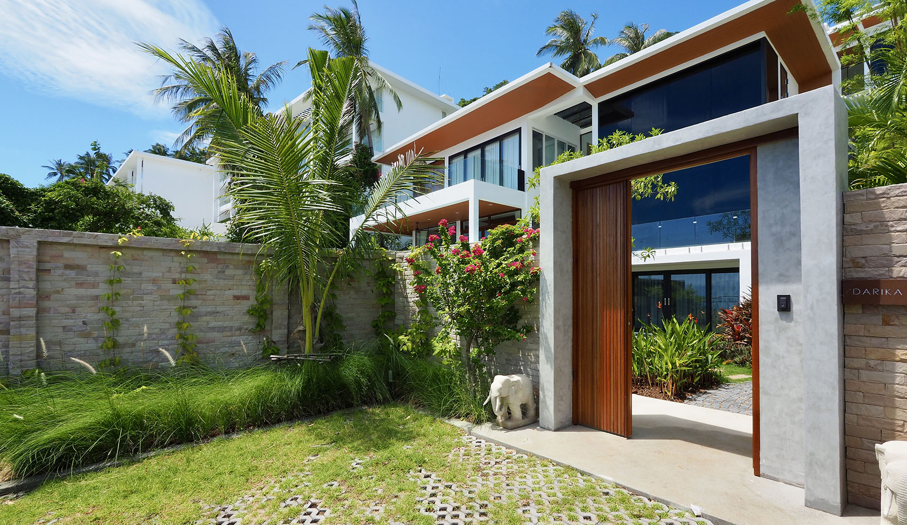 (PRICE REDUCED!) Darika Residence A3 - Deluxe 4 Bedroom Seaview Pool Villa in Bang Por for sale