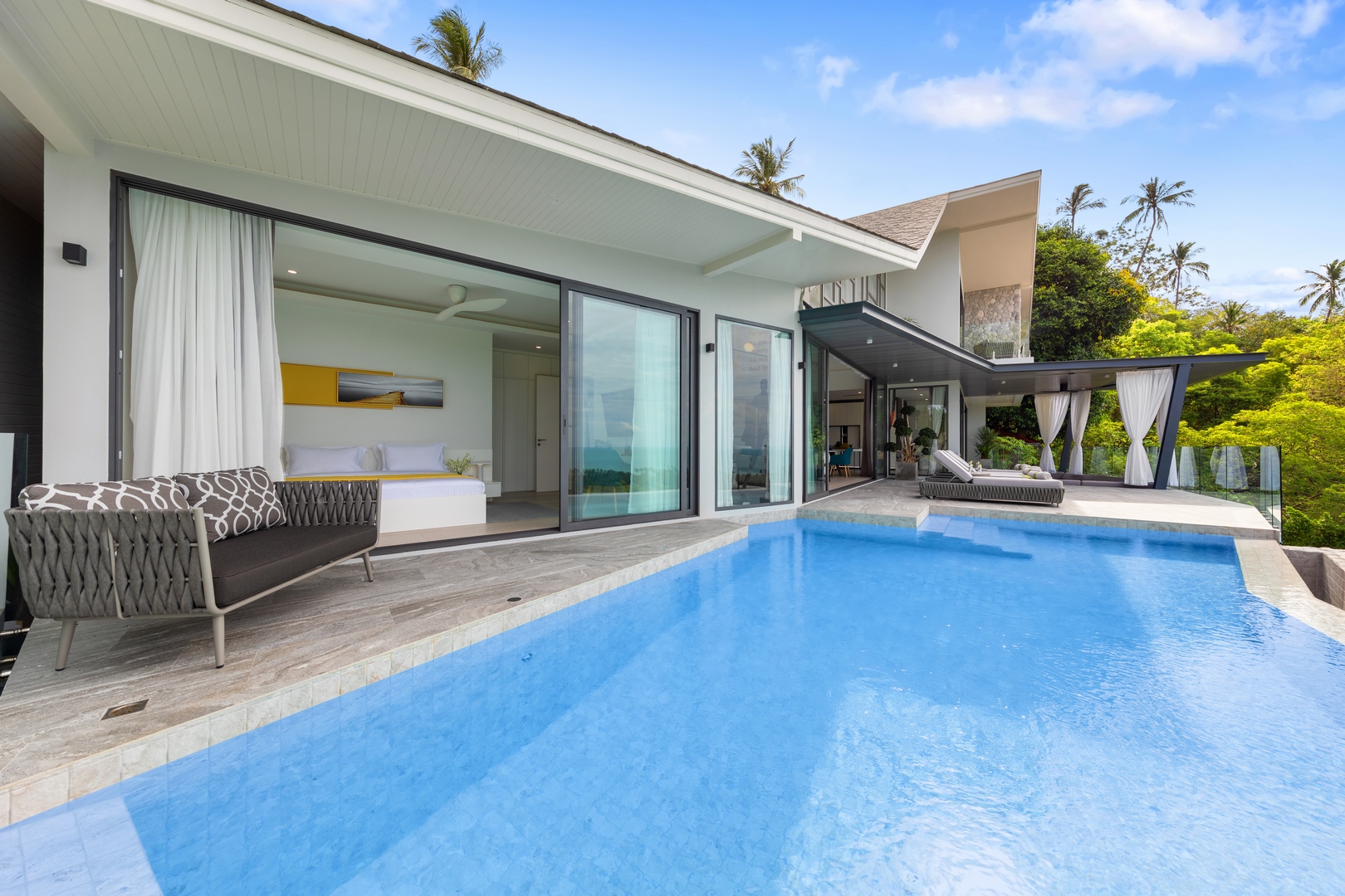 KW Villa – Luxurious 5 Bedroom Seaview Pool Villa in Bangpor for sale