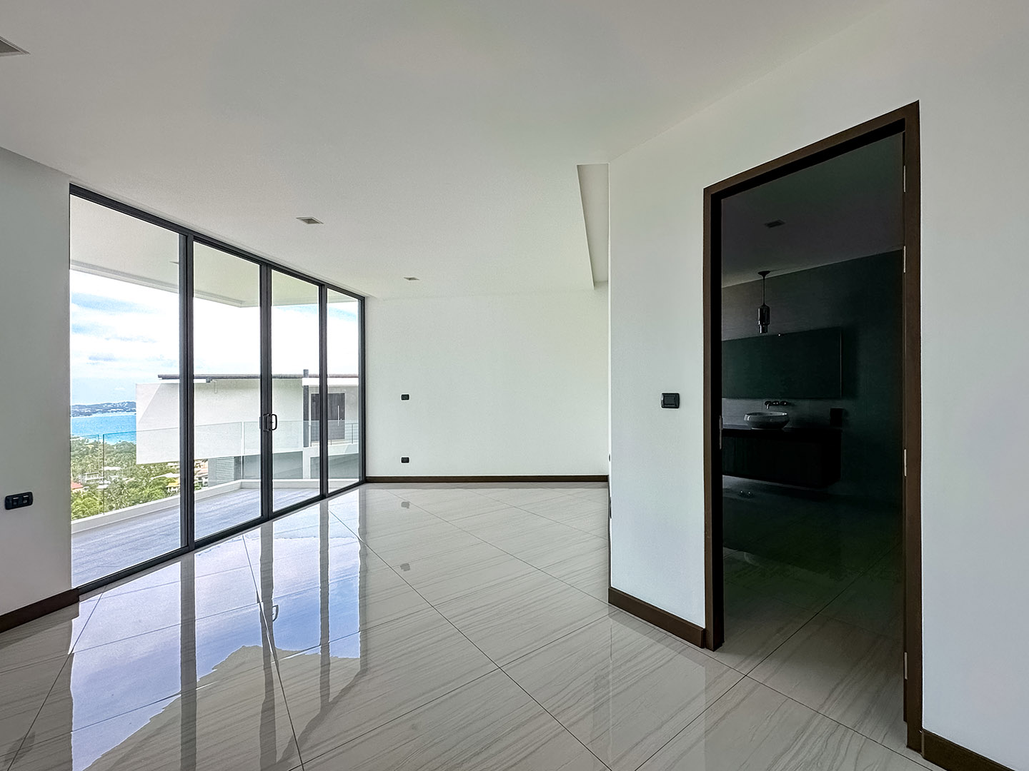 Verano Residence - Quality 4+1 Bedroom Seaview Pool Villa in Chaweng Noi for Sale