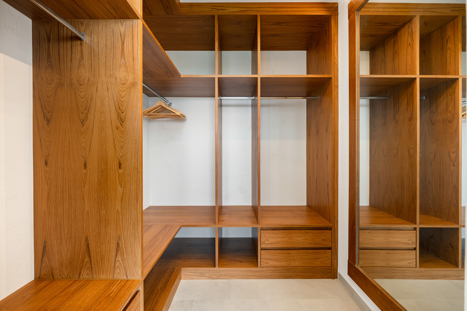 (PRICE REDUCED!) Villa Azure – Mediterranean 5 Bedroom Seaview Pool Villa in Chaweng for sale: Villa Azure – Mediterranean 5 Bedroom Seaview Pool Villa in Chaweng for sale