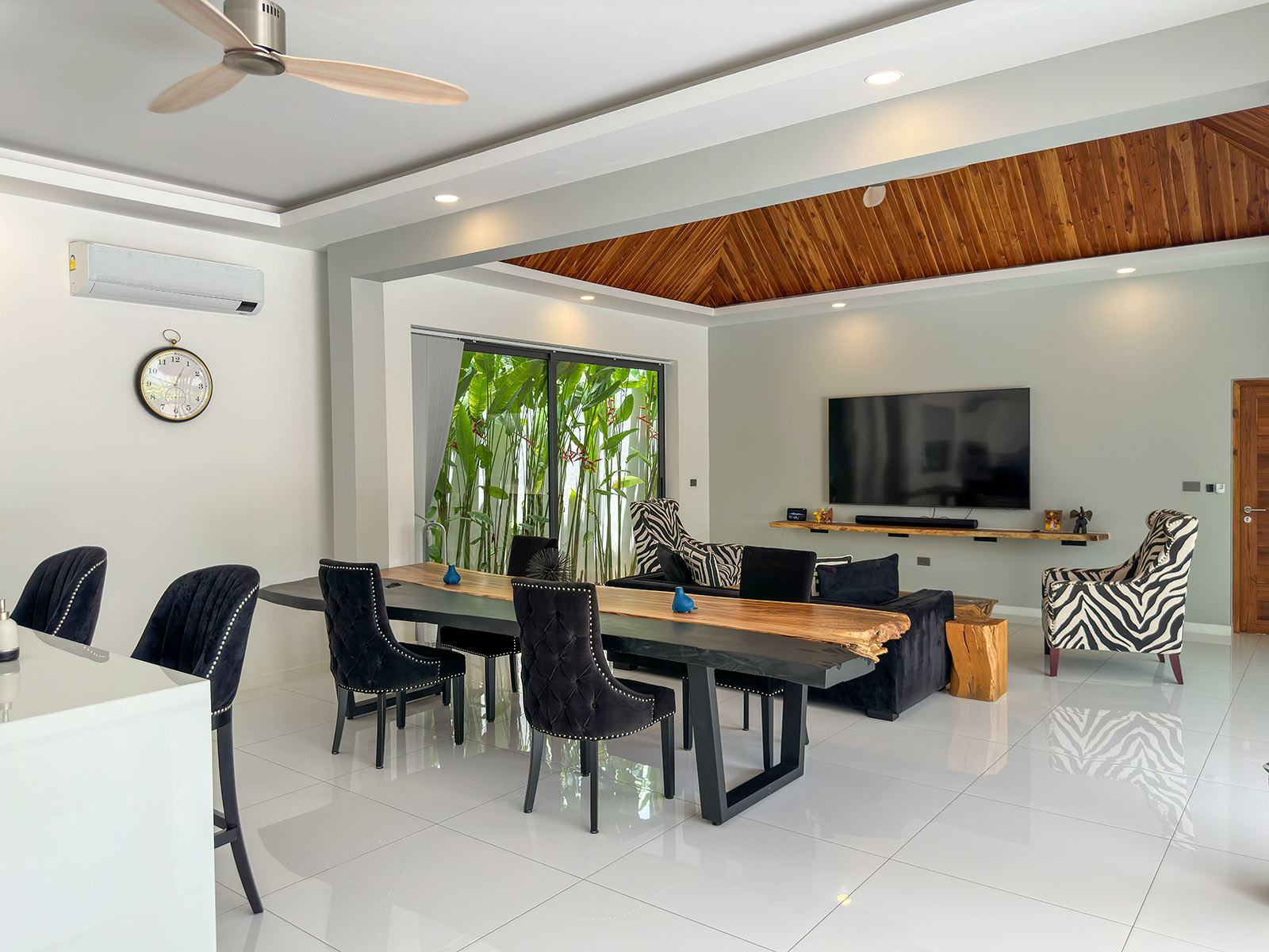 Tropical Balinese 4 Bedroom Garden Pool Villa in Maenam for Sale