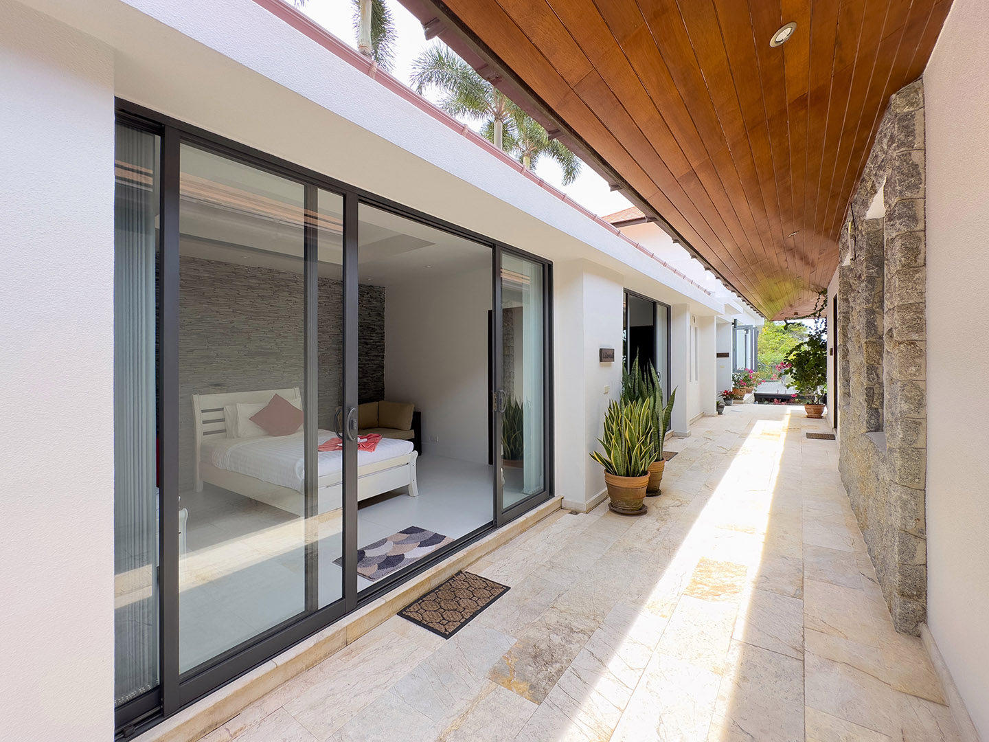 The Peak – Cliffside 5 Bedroom 6 Bathroom Seaview Villa in Bangpor for sale