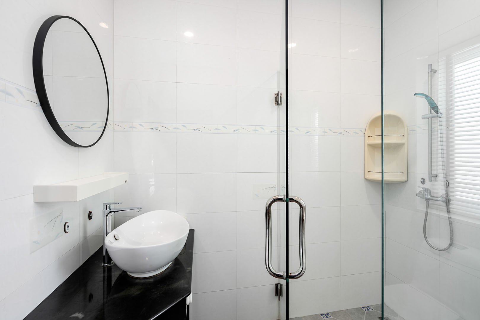 Substantial 9 Bedroom Seaview Pool Villa in Bang Makham for sale