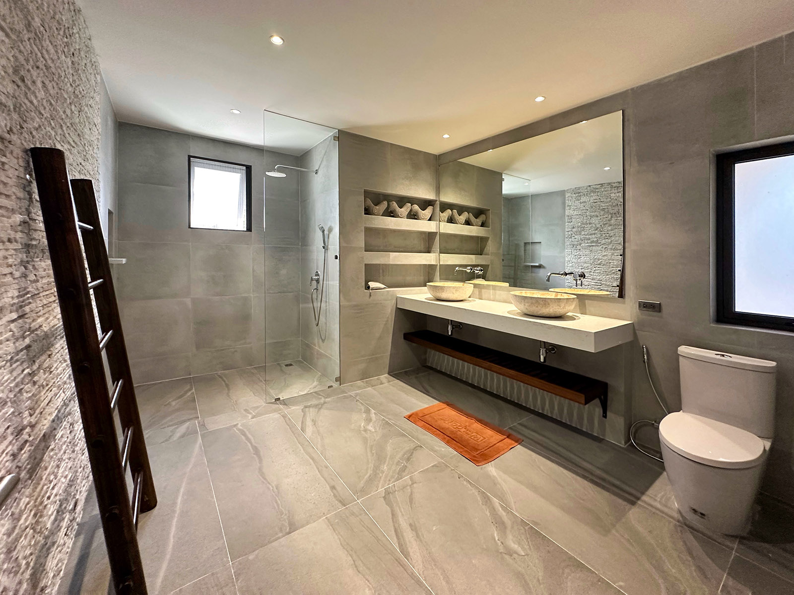 (PRICE REDUCED!) Contemporary 4 Bedroom Seaview Villa in Plai Laem for sale