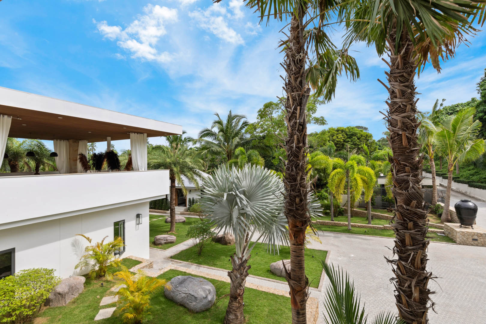 Villa Riverside – Luxury 5 Bedroom Balinese Tropical Retreat in Maenam for sale: Villa Riverside – Luxury 5 Bedroom Balinese Tropical Retreat in Maenam for sale