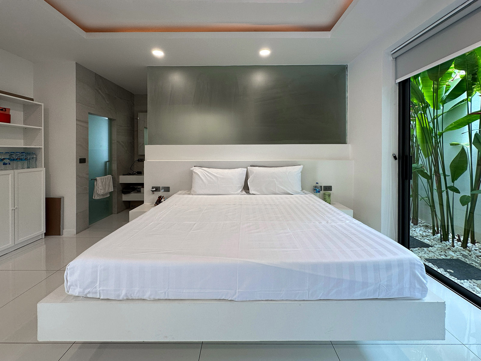Tropical Balinese 4 Bedroom Garden Pool Villa in Maenam for Sale