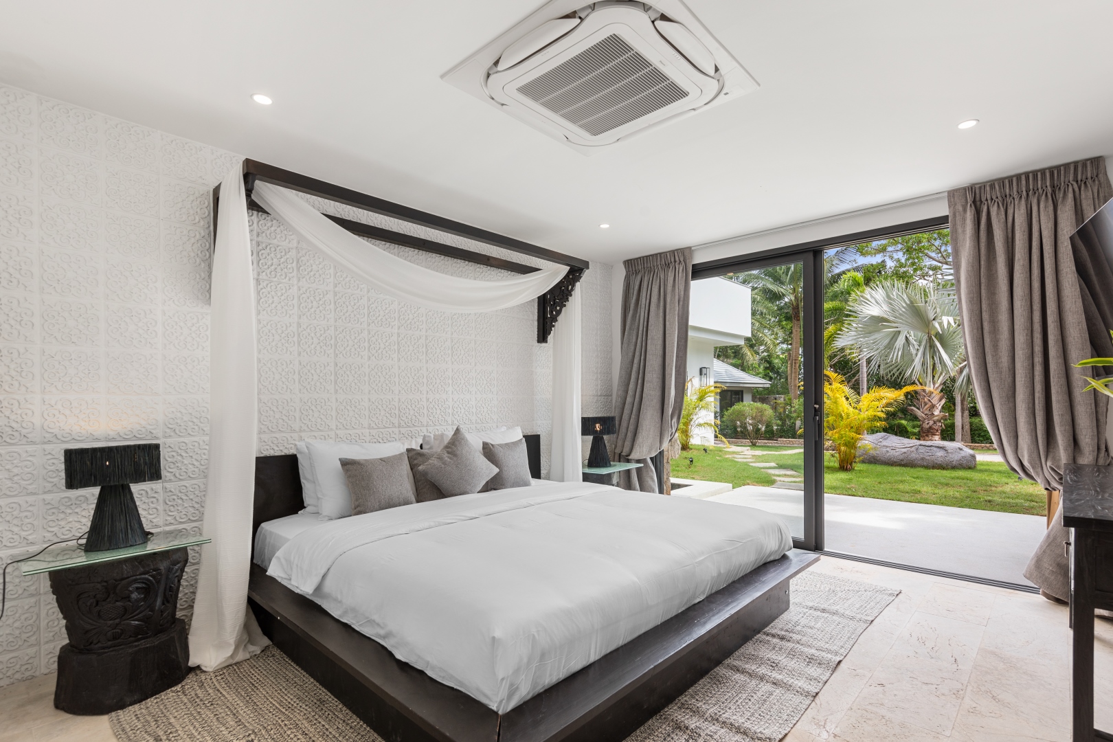 Villa Riverside – Luxury 5 Bedroom Balinese Tropical Retreat in Maenam for sale: Villa Riverside – Luxury 5 Bedroom Balinese Tropical Retreat in Maenam for sale