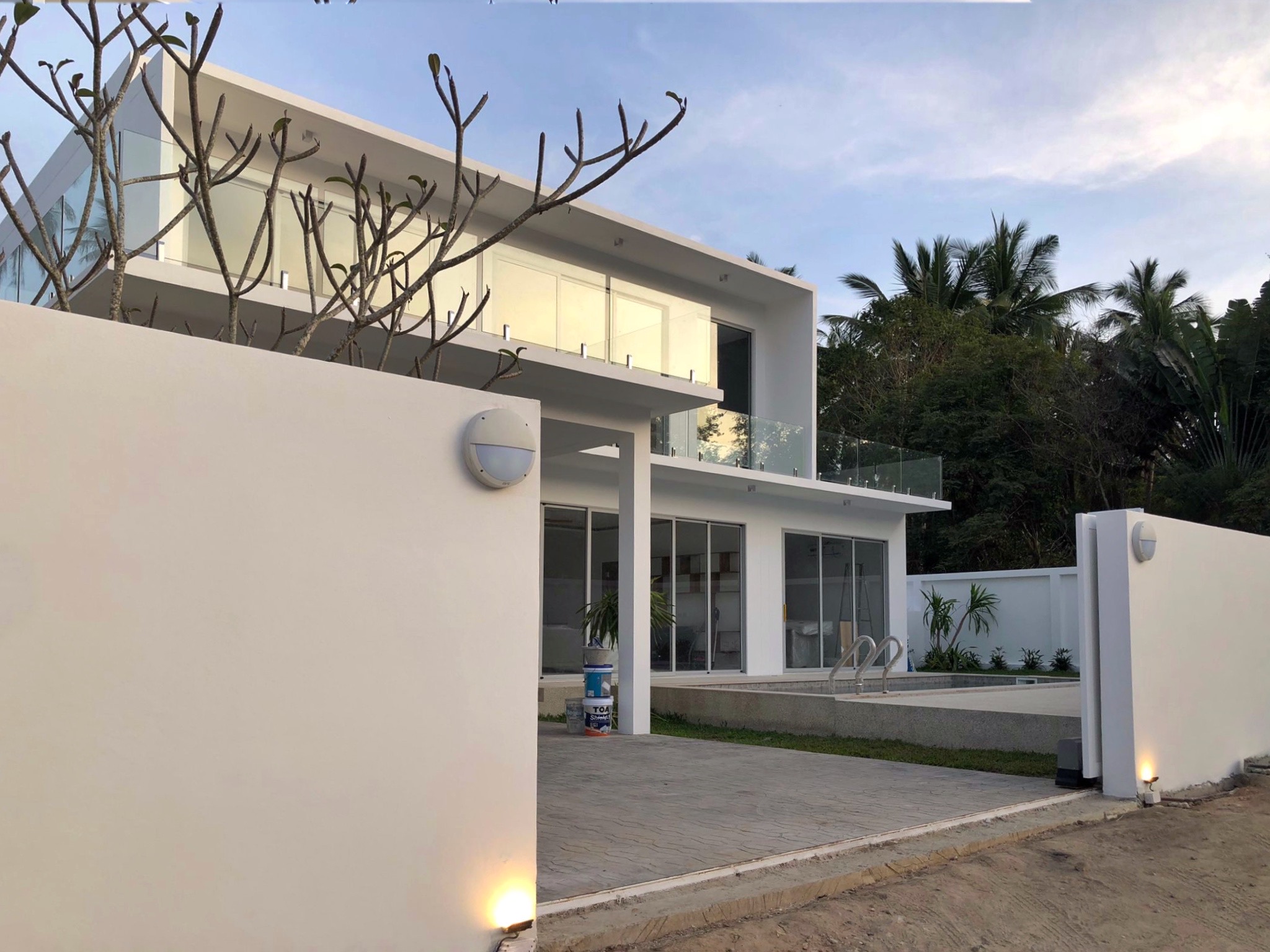 Coco Tropical Plalarn - Beach-Access Modern 3 Bedroom Garden Pool Villa in Maenam for Sale