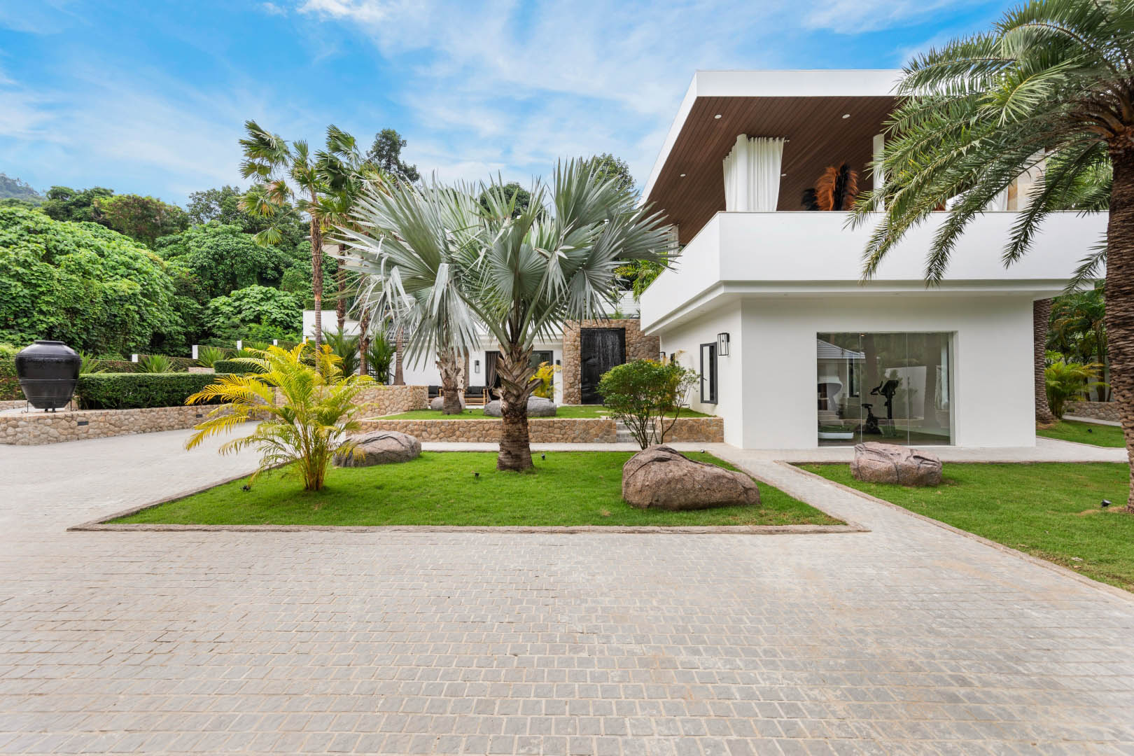 Villa Riverside – Luxury 5 Bedroom Balinese Tropical Retreat in Maenam for sale: Villa Riverside – Luxury 5 Bedroom Balinese Tropical Retreat in Maenam for sale