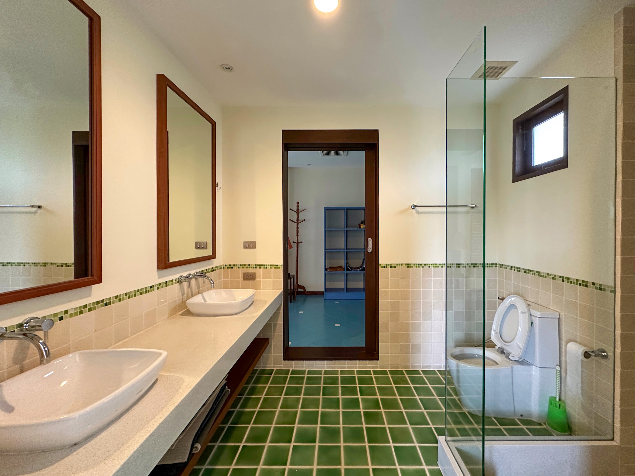 Multi-Building 8+1 Bedroom Seaview Pool Villa with Large Garden in Bang Makham for sale