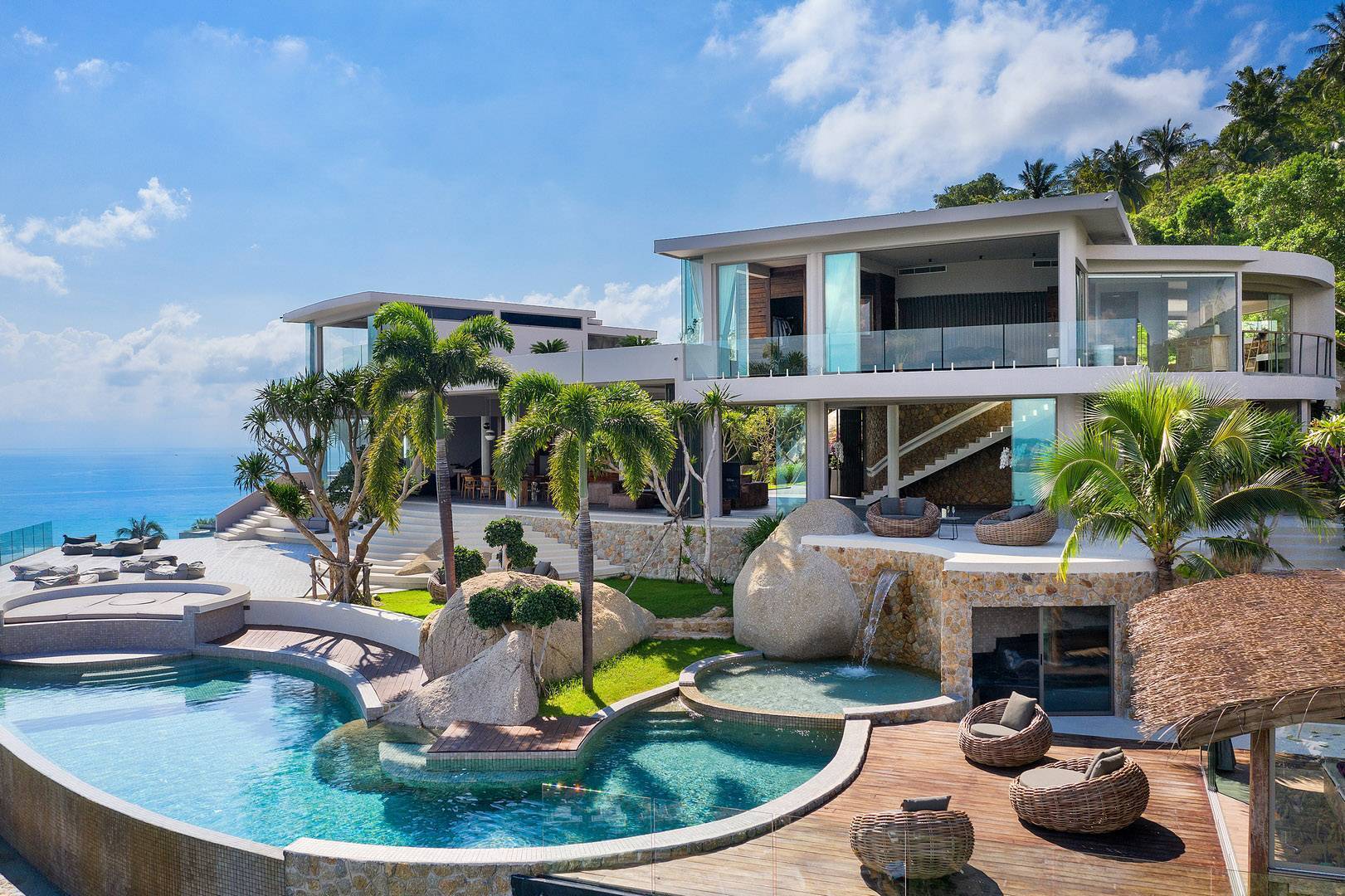 Villa Amaze – The Most Iconic Seaview Villa in Chaweng Noi for sale