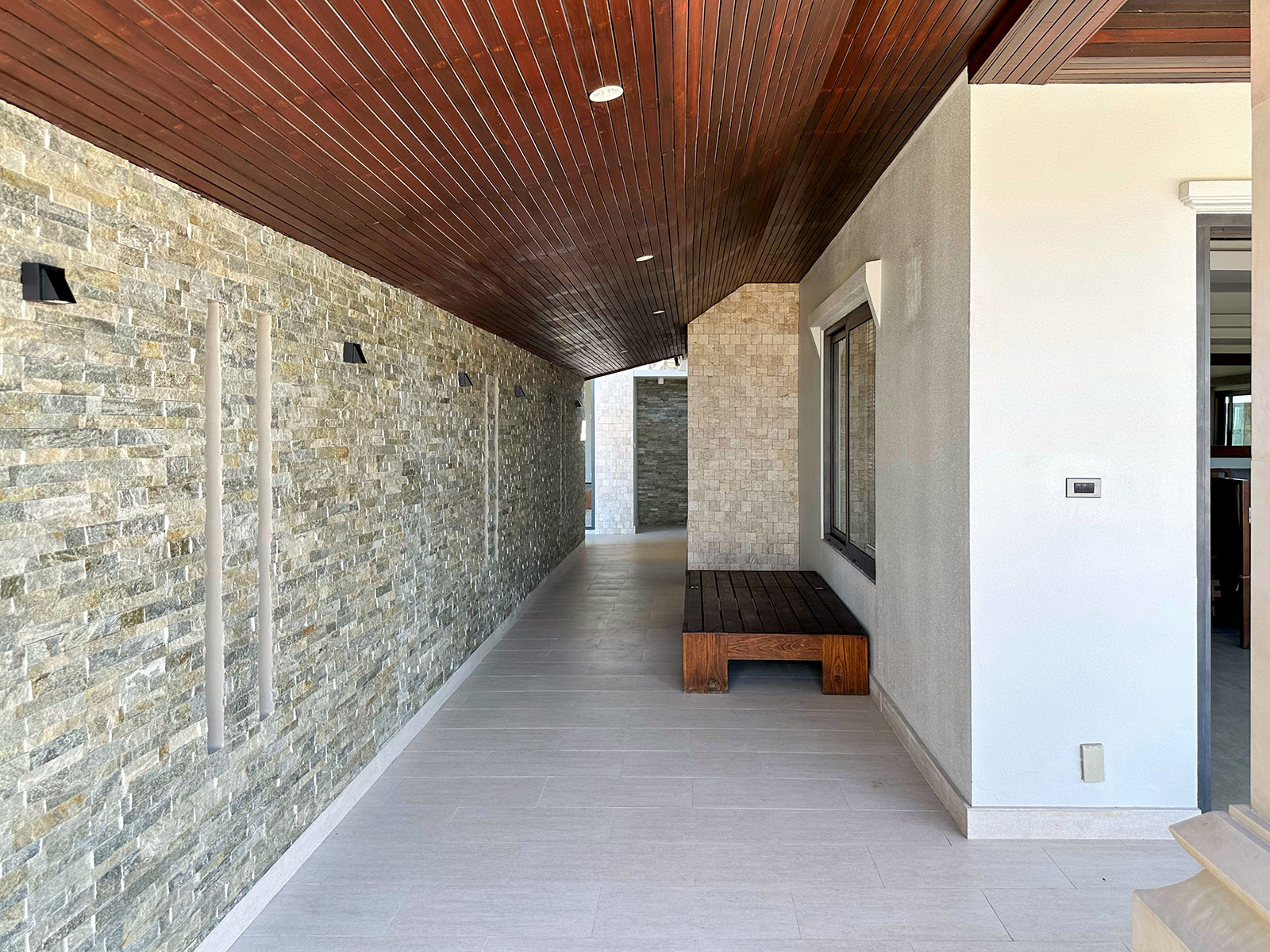 (PRICE REDUCED!) Contemporary 4 Bedroom Seaview Villa in Plai Laem for sale