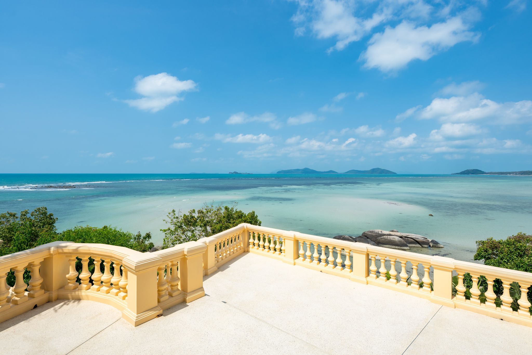 Villa Ladylagoon – Rare 8 Bedroom Beachfront villa in Laem Set for sale