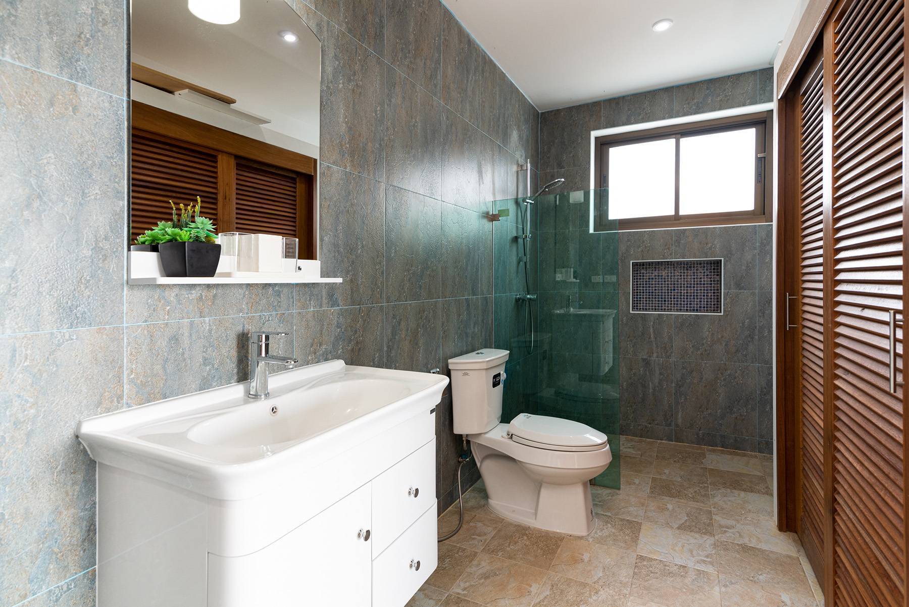 (SOLD) 2 bedroom sea-view apartment Re-Sale in Lamai