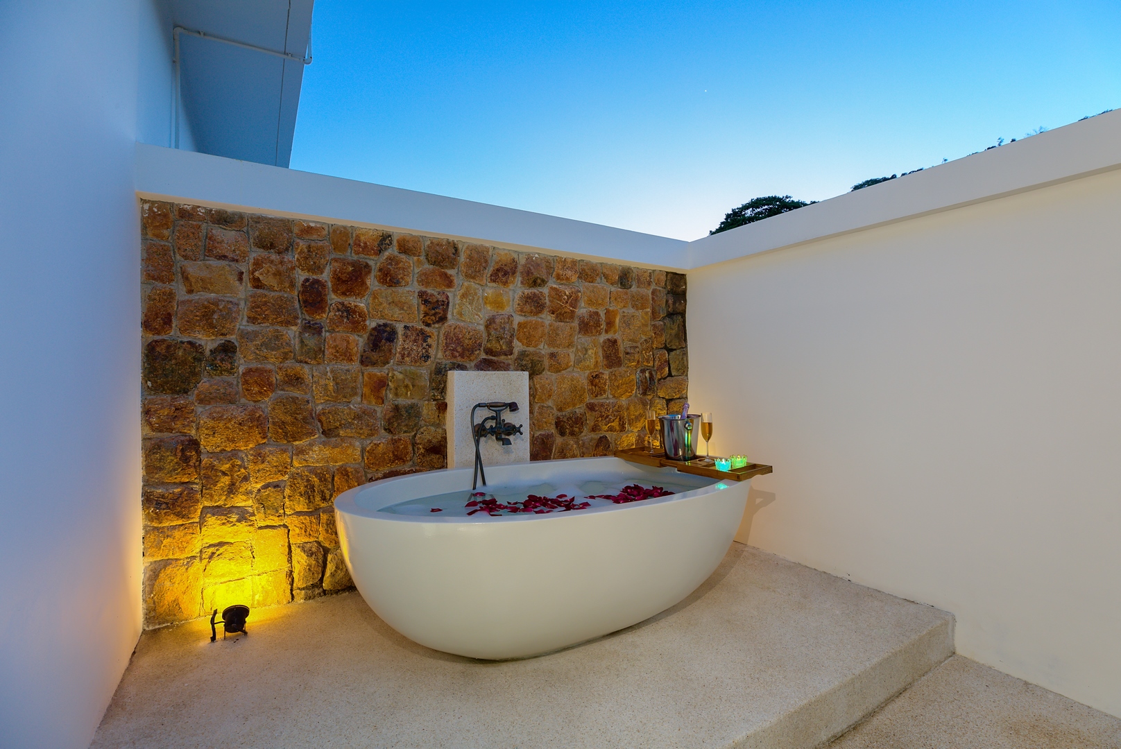 Villa Turquoise – Luxury 4 Bedroom Seaview Villa in North Chaweng for sale