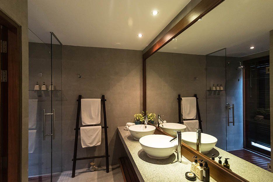 Suralai Villa - Modern Thai 6 Bedroom Seaview Pool Villa in Bophut for sale
