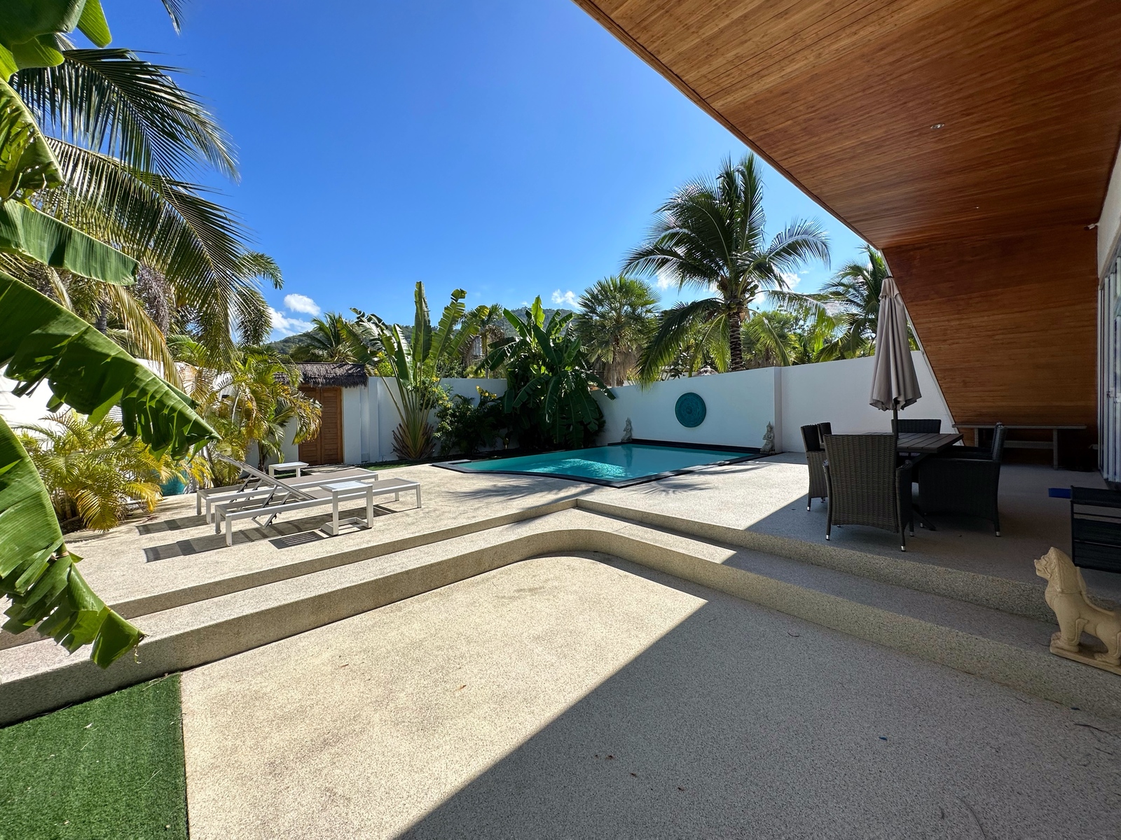 (SOLD) Comfortable 3 Bedroom Garden Pool Villa in Bophut for sale