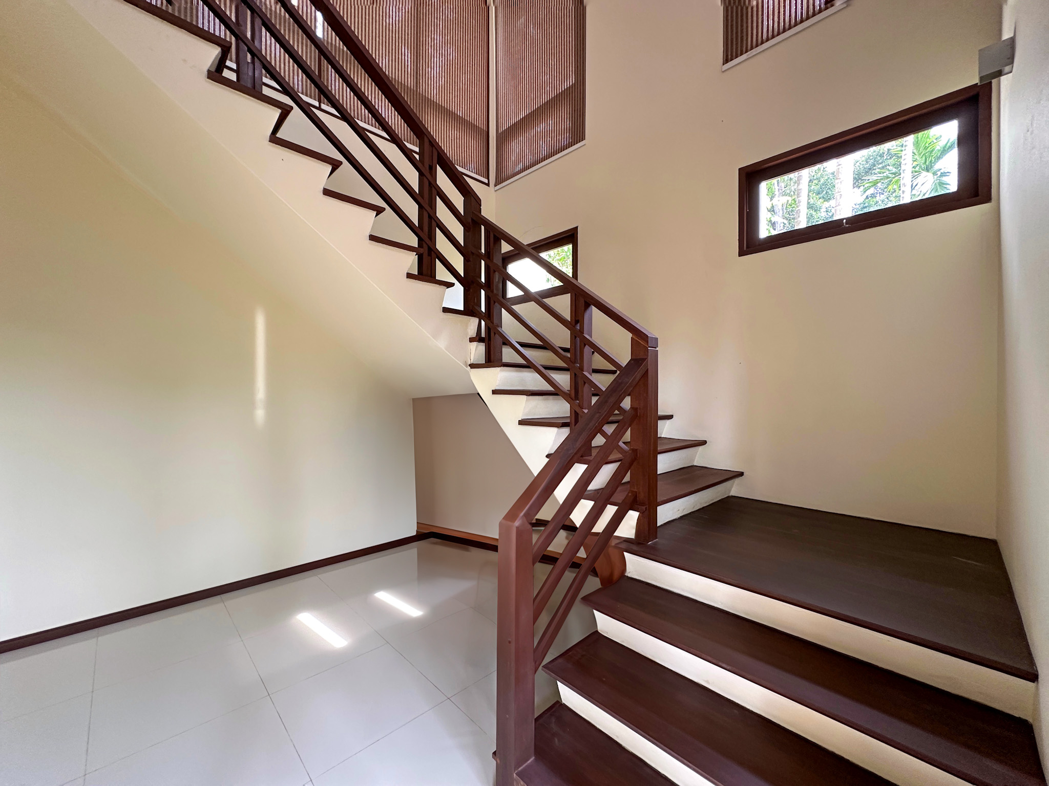 Multi-Building 8+1 Bedroom Seaview Pool Villa with Large Garden in Bang Makham for sale
