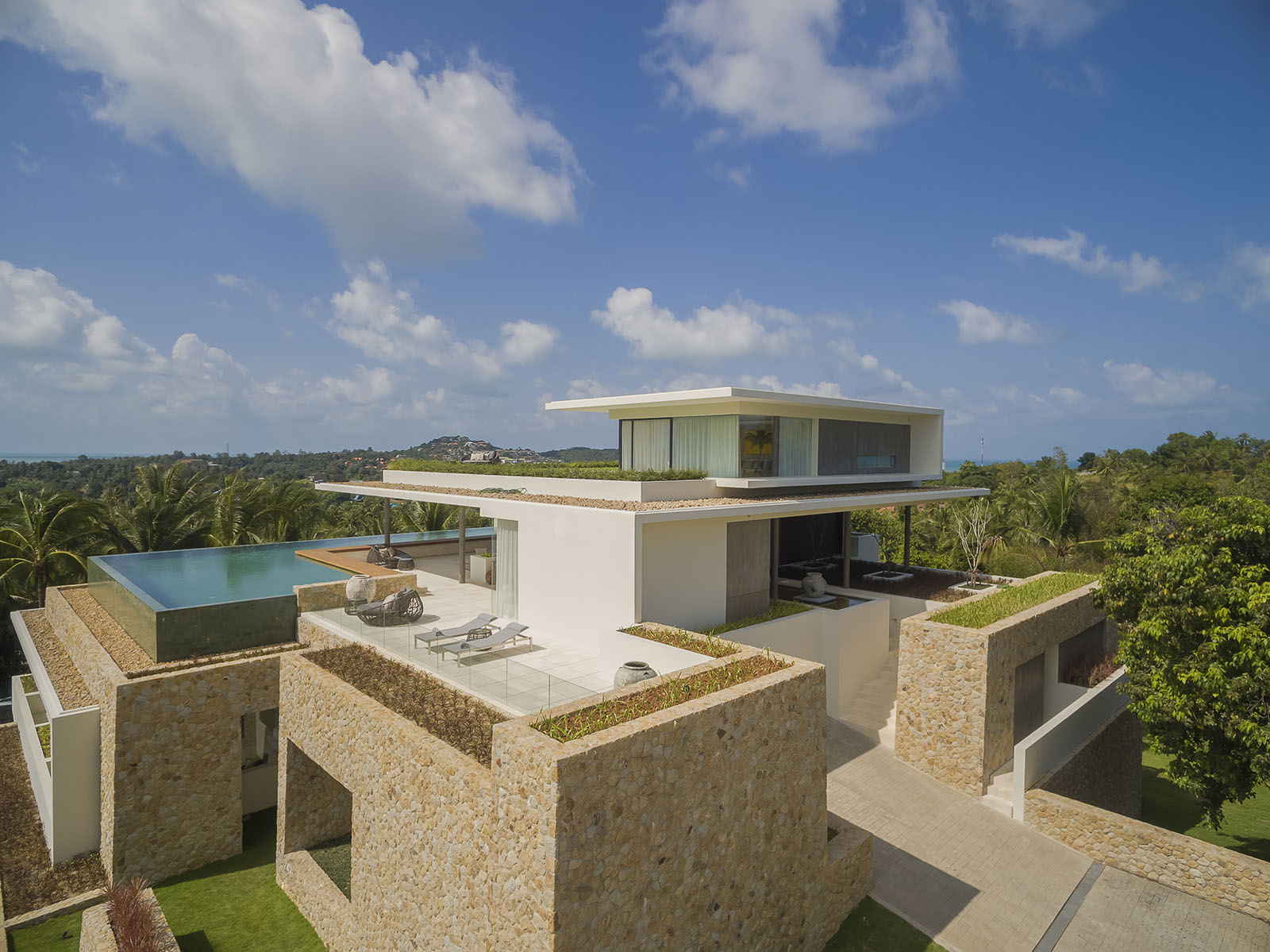 Samujana 21 - Masterpiece 6 Bedroom Pool Villa in Choeng Mon for sale