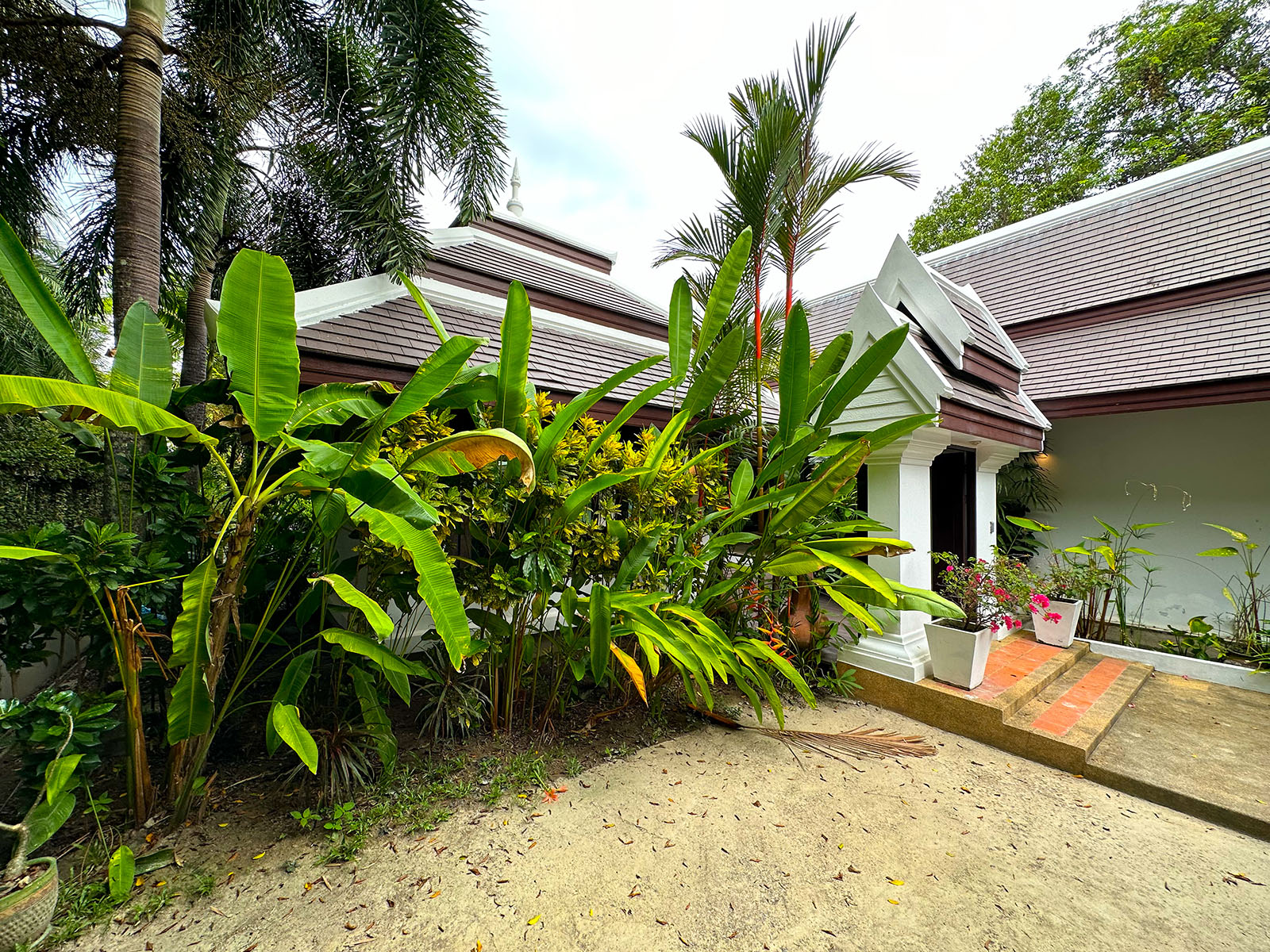 Beachside Balinese 3 Bedroom Pool Villa in Bang Kao for sale: Beachside Balinese 3 Bedroom Pool Villa in Bang Kao for sale