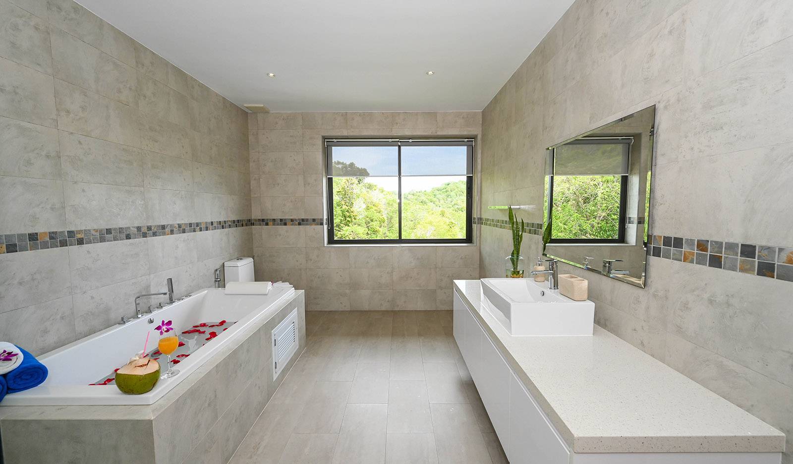 Villa Kelly – Luxury 6 Bedroom Seaview Pool Villa in Plai Laem for sale 