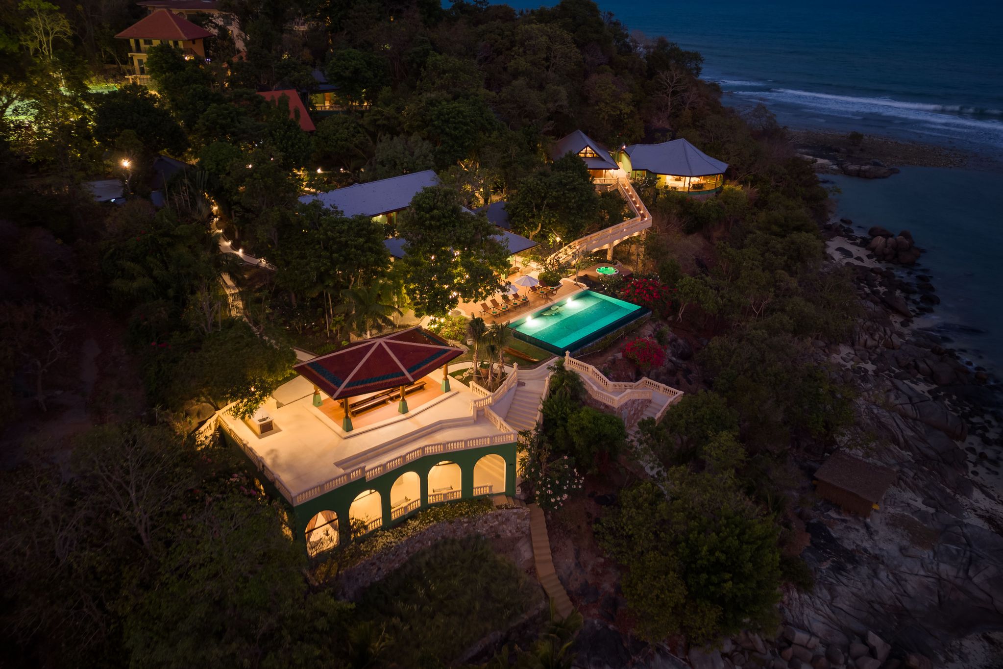 Villa Ladylagoon – Rare 8 Bedroom Beachfront villa in Laem Set for sale