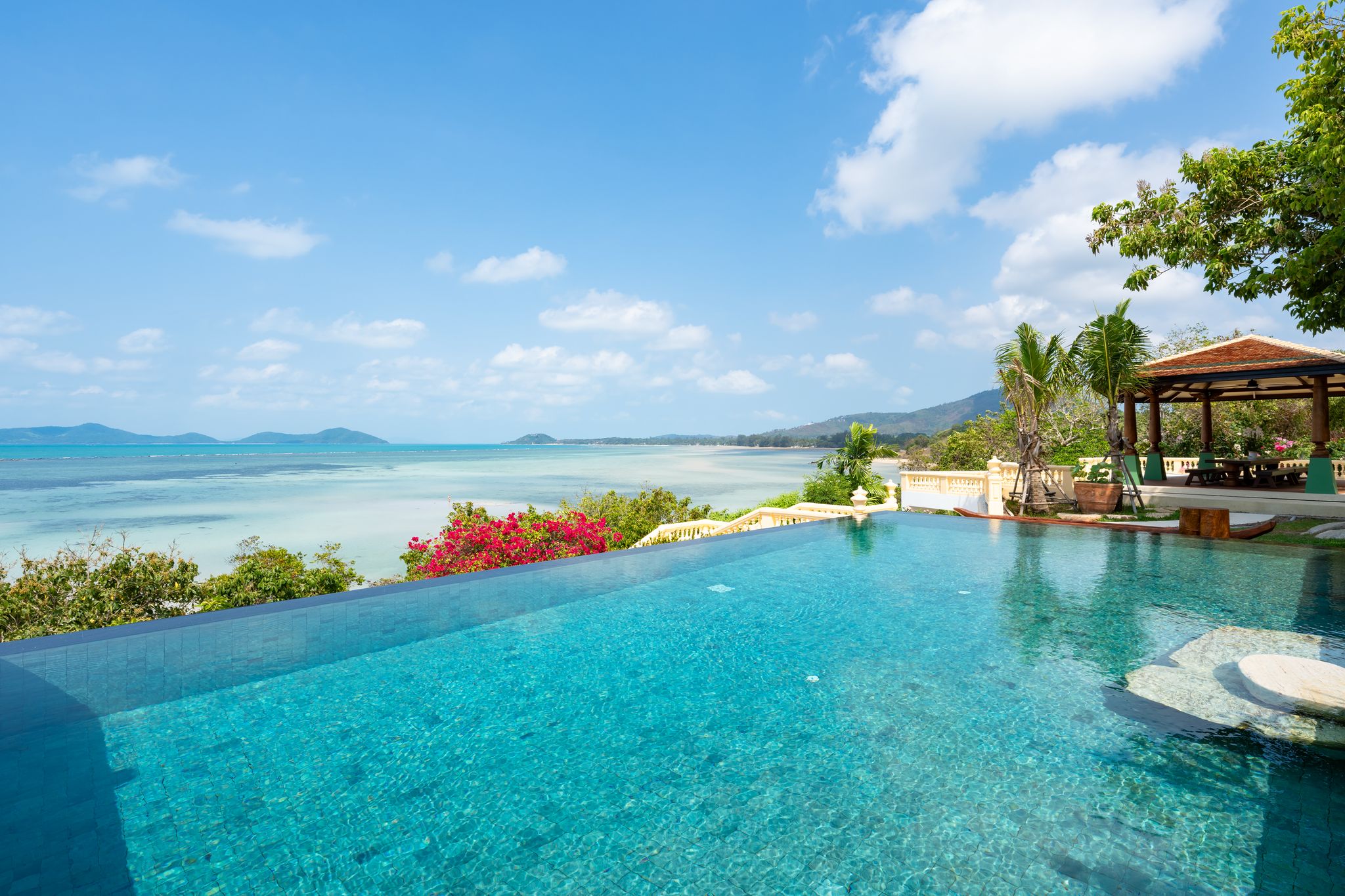 Villa Ladylagoon – Rare 8 Bedroom Beachfront villa in Laem Set for sale