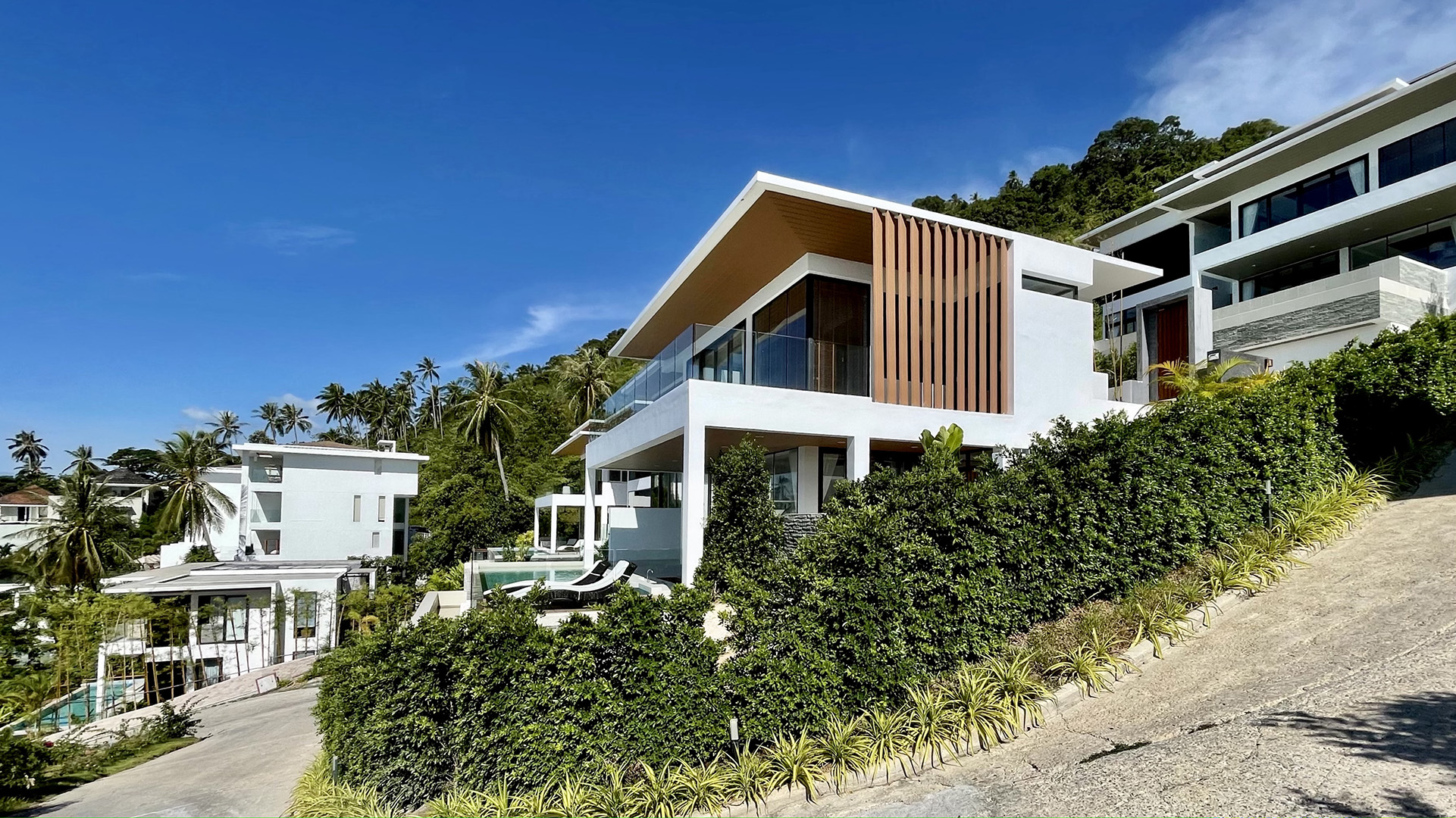 (PRICE REDUCED!) Darika Residence B3 - Grandeur 4 Bedroom Seaview Pool Villa in Bang Por for sale