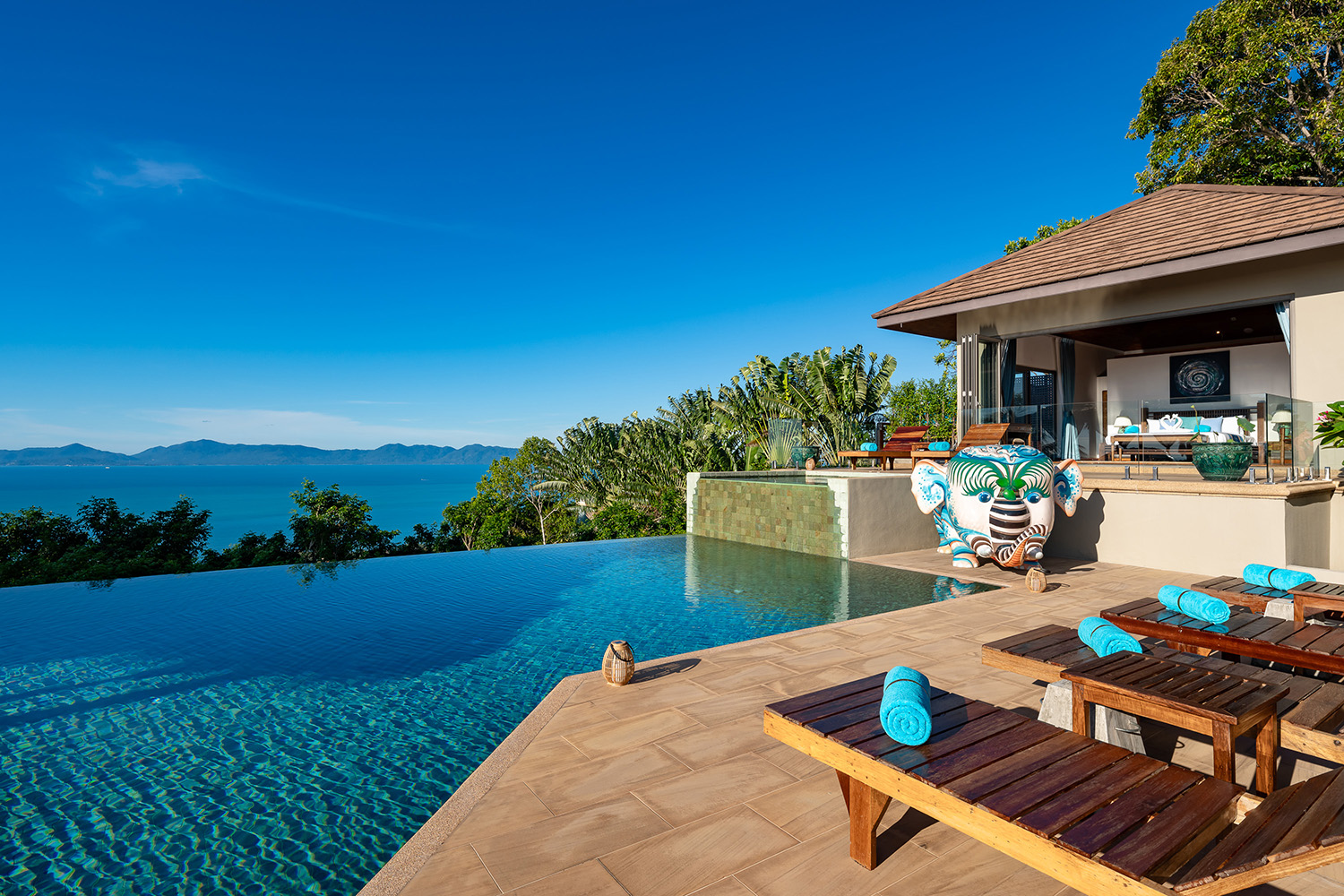 Baan Faa Sai – Renovated 5 Bedroom Seaview Pool Villa in Bangpor for Sale