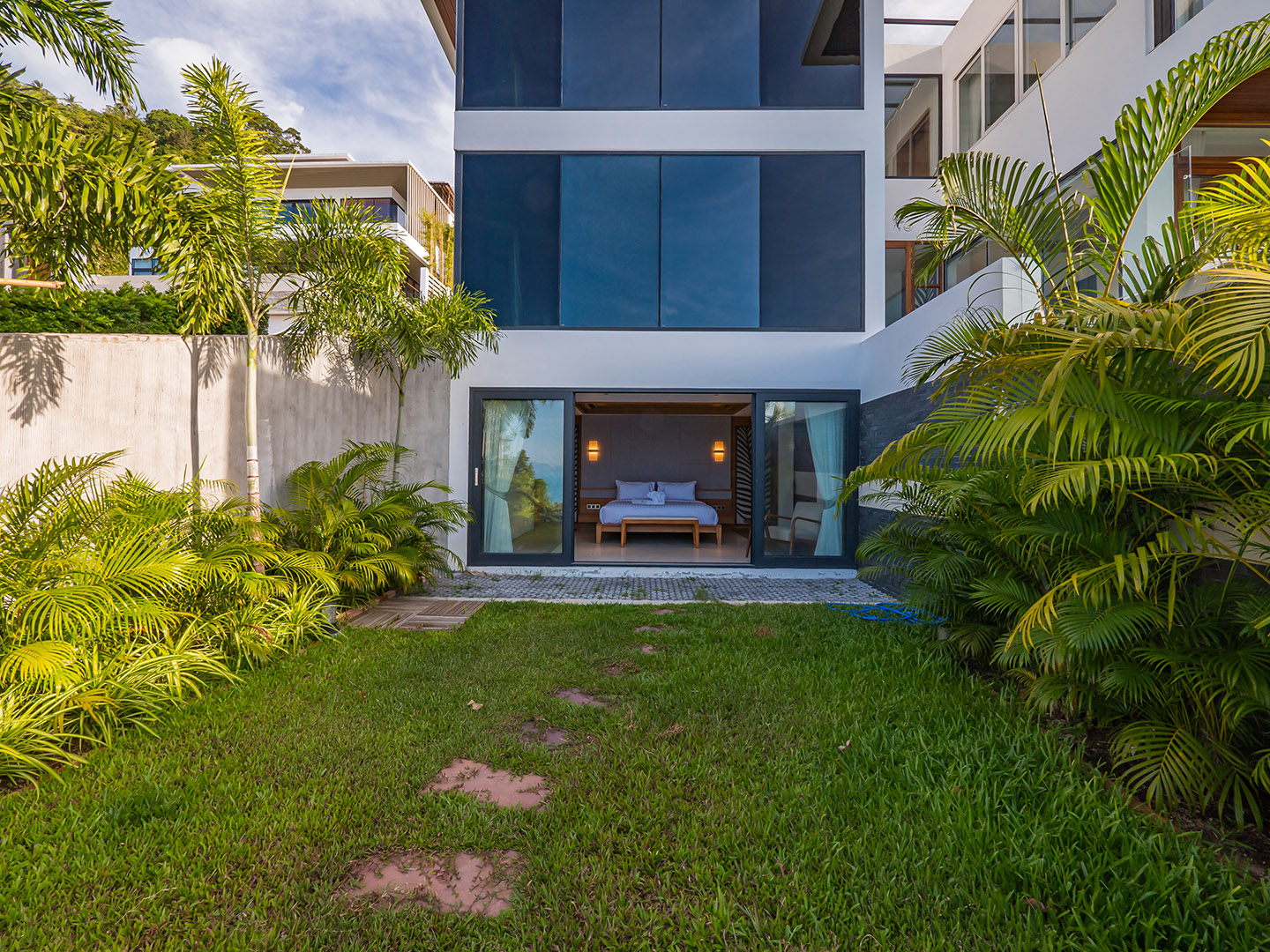 (PRICE REDUCED!) Darika Residence B5 - Dazzling 4 Bedroom Seaview Pool Villa in Bang Por for sale