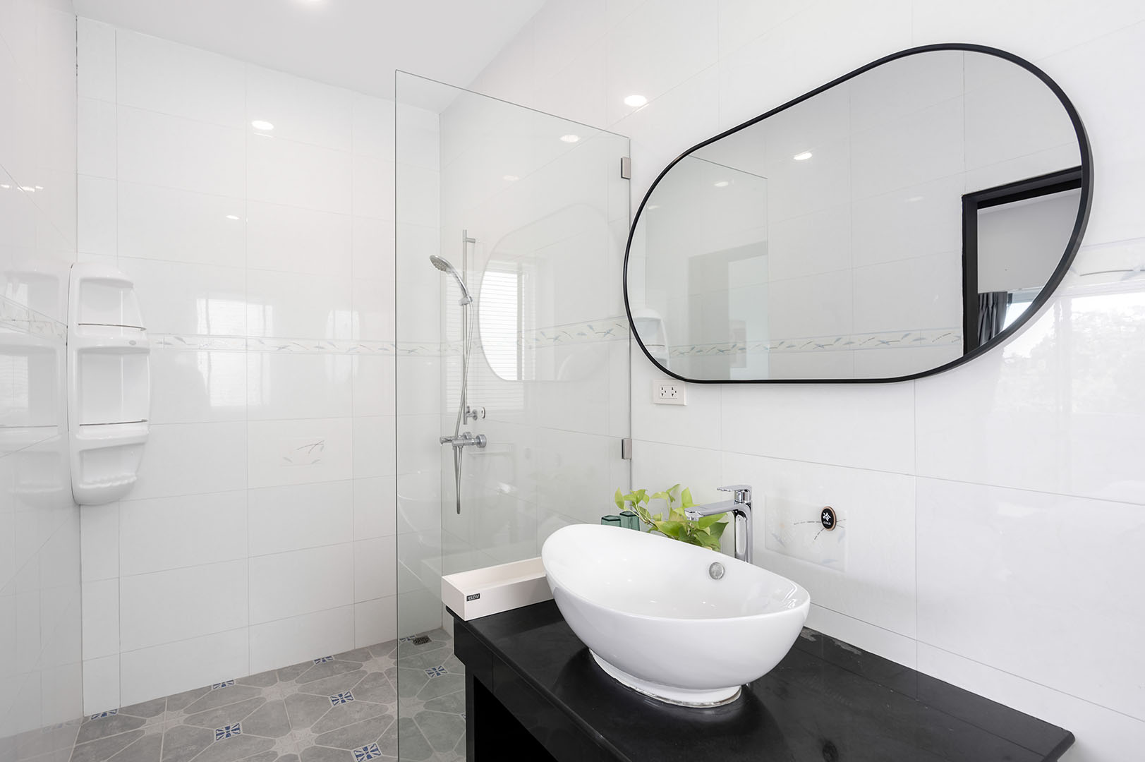 Substantial 9 Bedroom Seaview Pool Villa in Bang Makham for sale