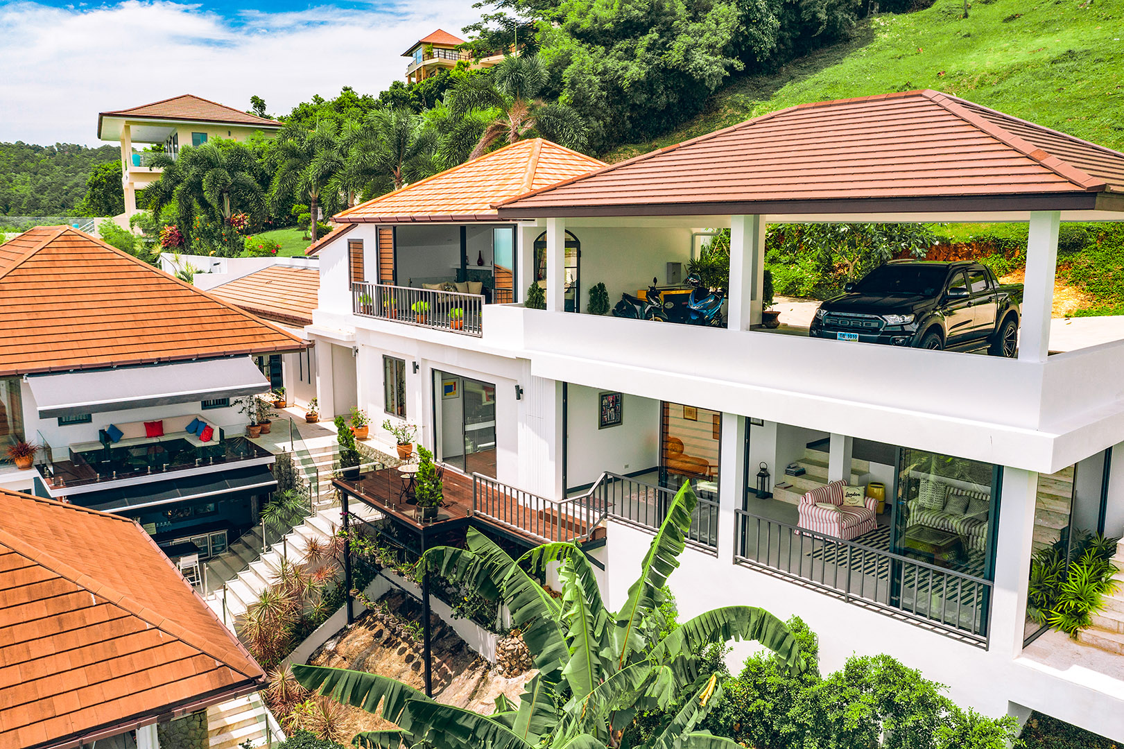 The Peak – Cliffside 5 Bedroom 6 Bathroom Seaview Villa in Bangpor for sale