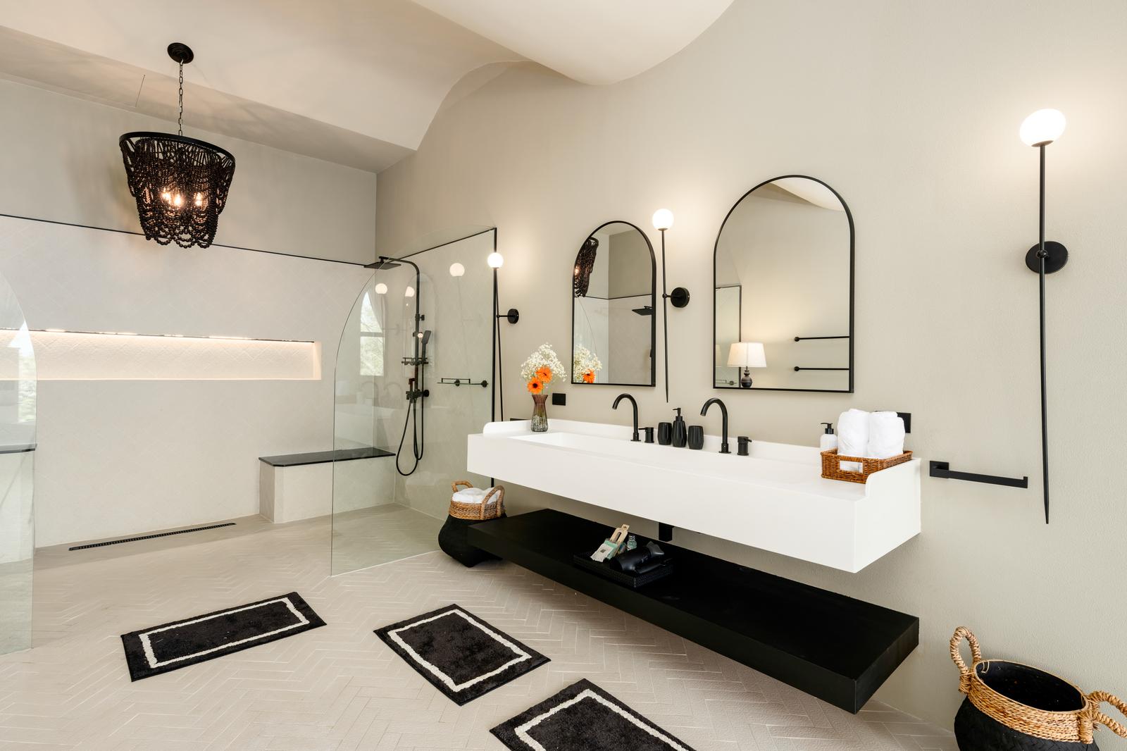 Villa Ladylagoon – Rare 8 Bedroom Beachfront villa in Laem Set for sale