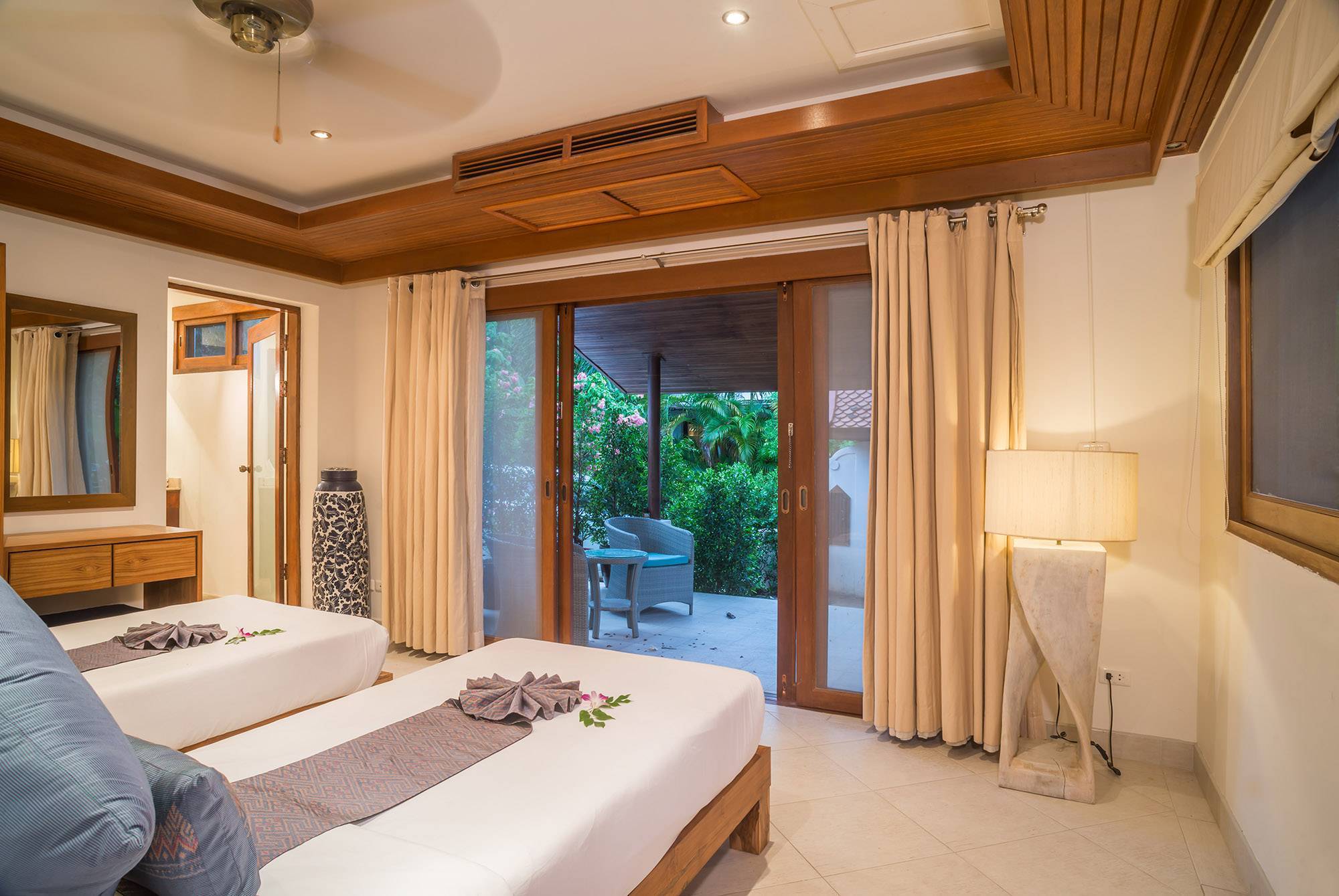 (SOLD) Tropical 4-bedroom beachside villa for sale in Hua Thanon