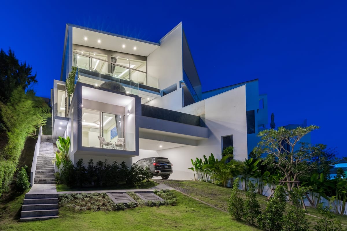 Trendy 4 Bedroom Seaview Pool Villa in Choeng Mon for sale