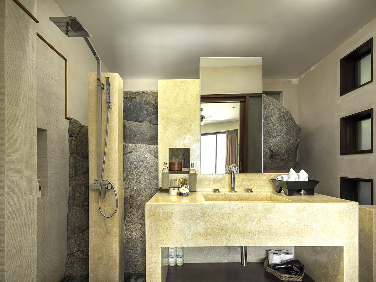 Villa Sila Varee – Remarkable 5 Bedroom Seaview Villa in Laem Set for sale