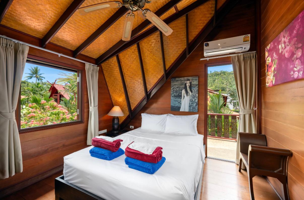 (PRICE REDUCED!) Villa Coconut Paradise – Authentic Teak 4 Bedroom Beachside Villa in Bang Por: Villa Coconut Paradise – Authentic Teak 4 Bedroom Beachside Villa in Bang Por