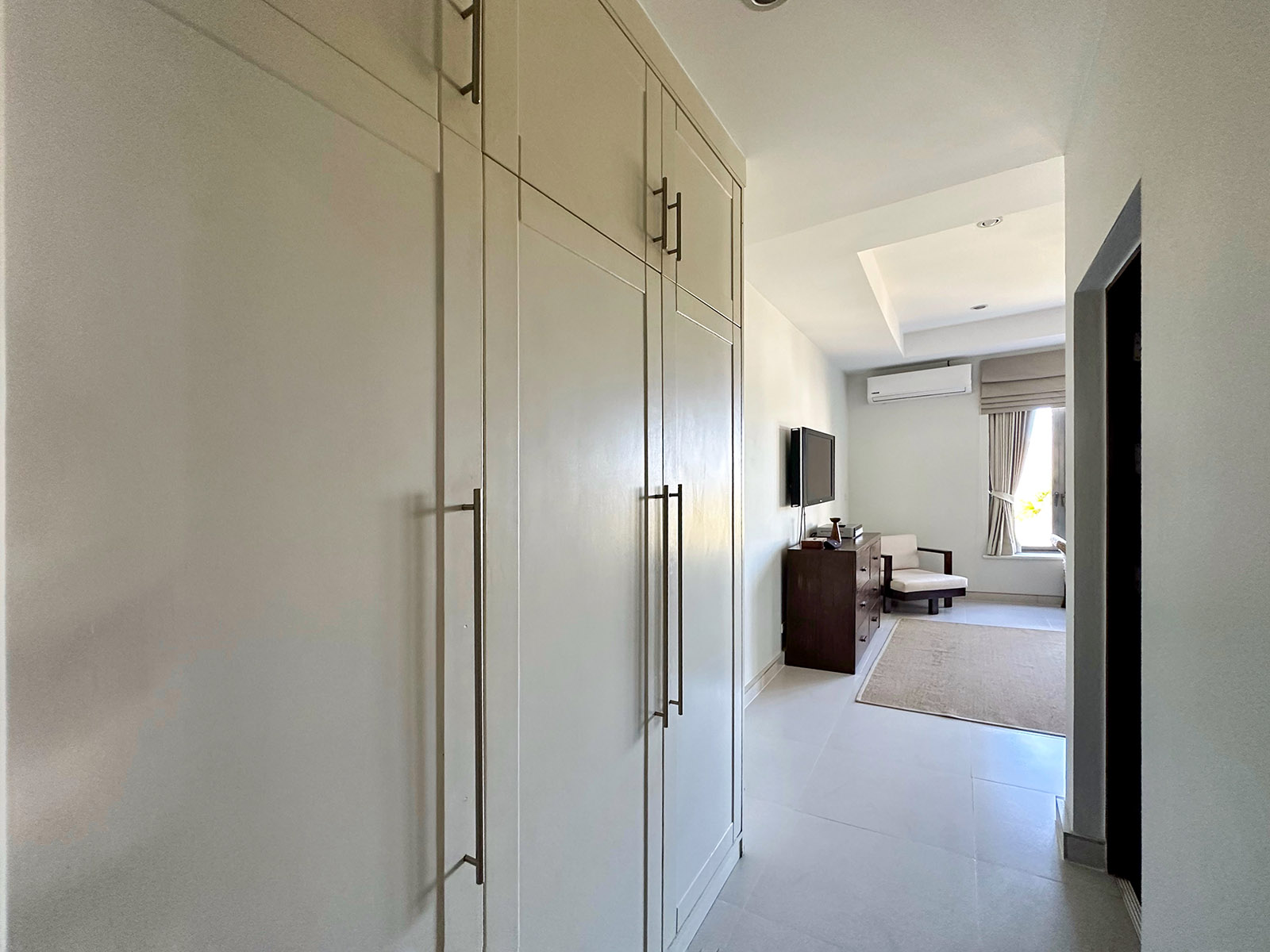 (PRICE REDUCED!) Contemporary 4 Bedroom Seaview Villa in Plai Laem for sale