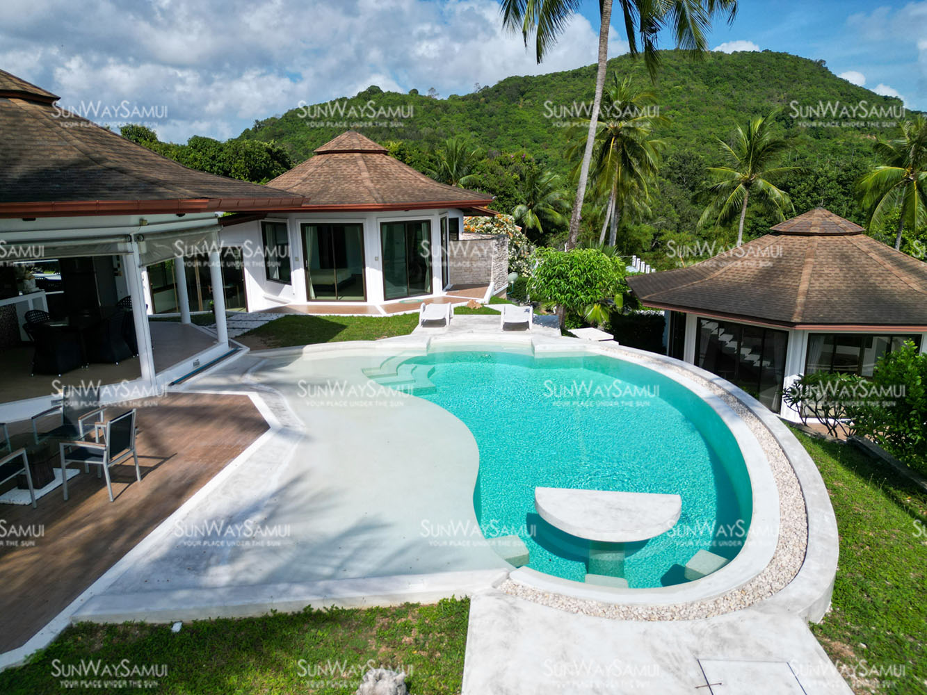 Villa Bali – 4 Bedroom Seaview Villa with Dual Pool in Bangrak for sale