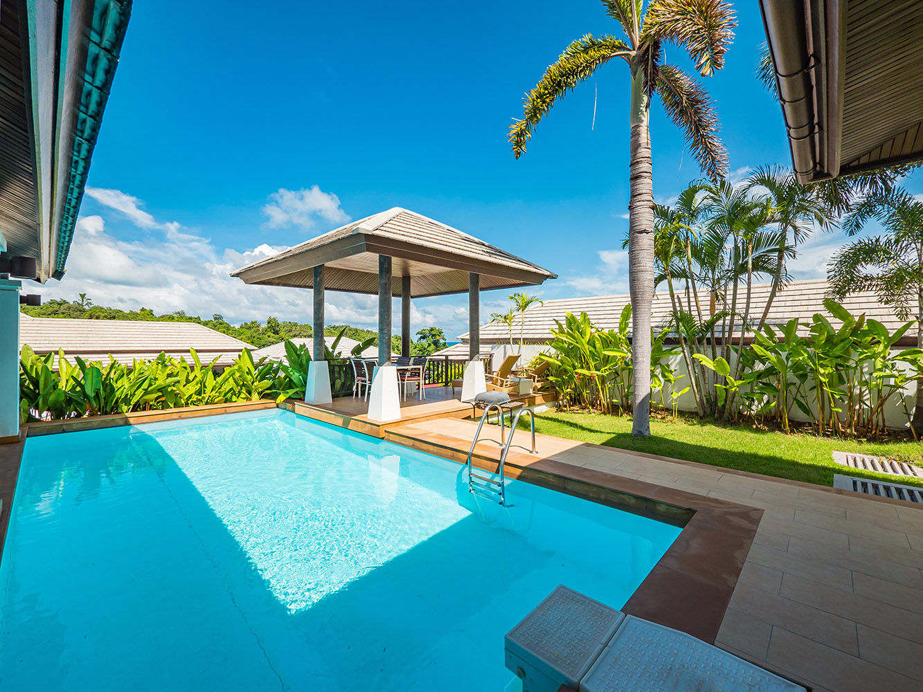 Villa Horizon 20 - Tropical 2 Bedroom Partial Seaview Pool Villa in Choengmon for sale