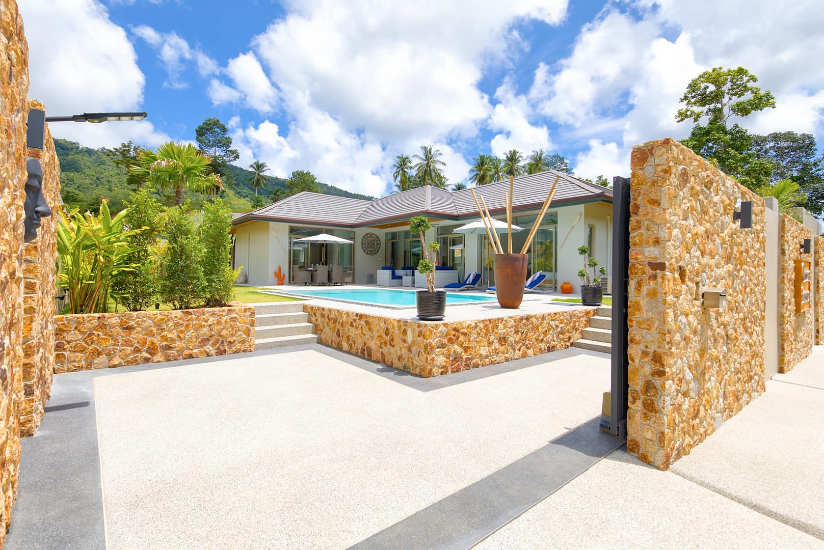 (SOLD) Villa Saona 2 – Chic 3 Bedroom Pool Villa in Lamai for sale